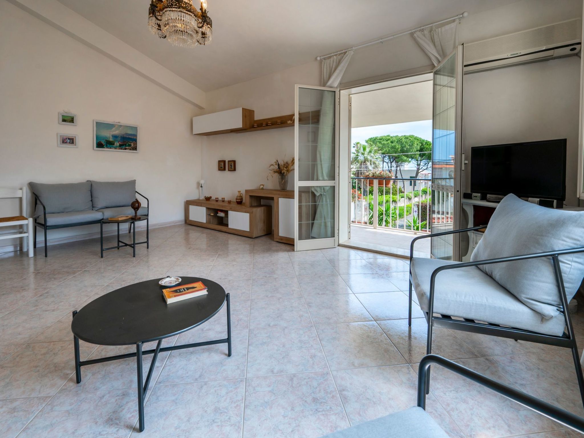 Elvira Wohnung-Binnen