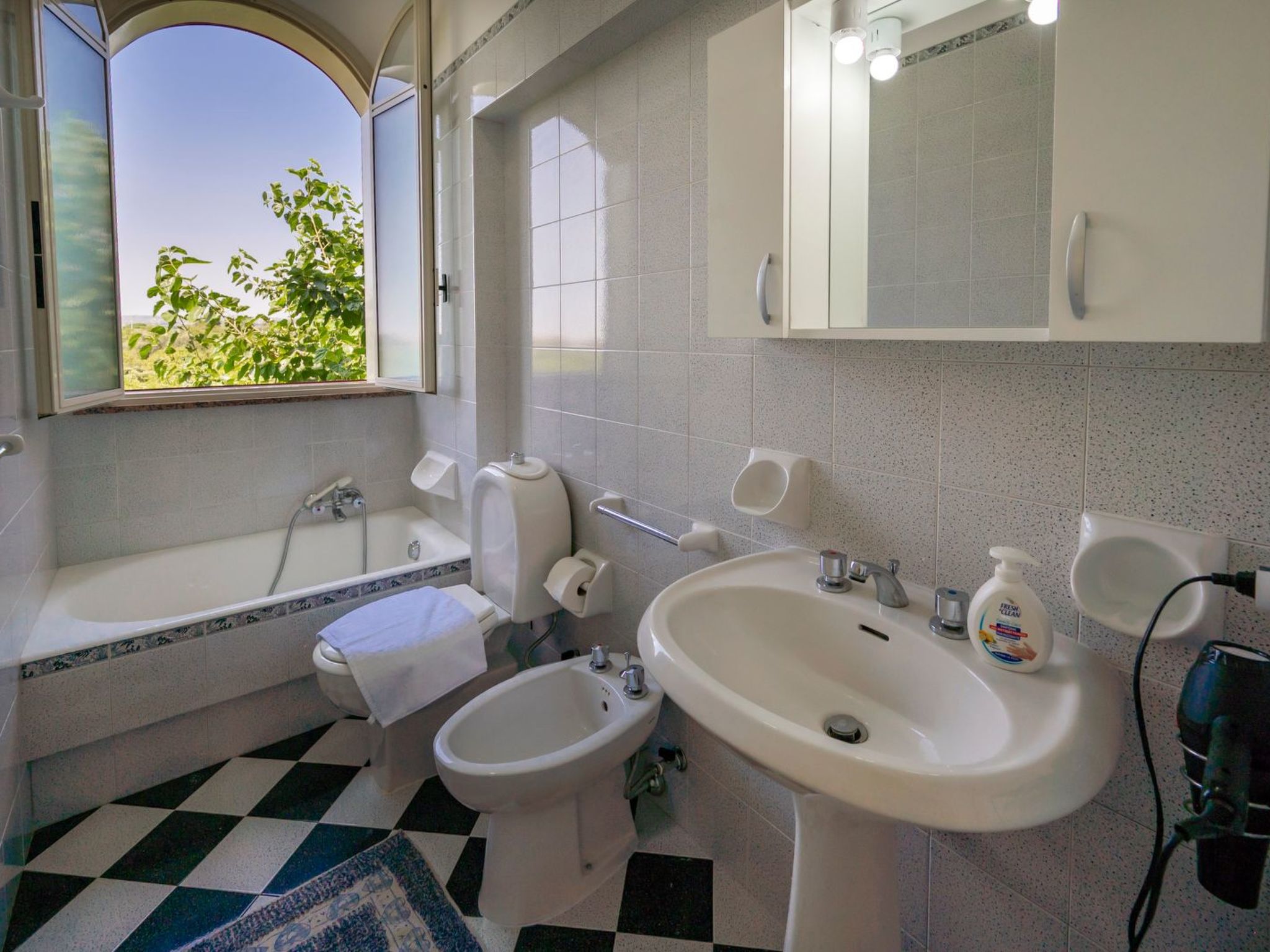 Der Zitronenhain von Nonno Corrado-Binnen