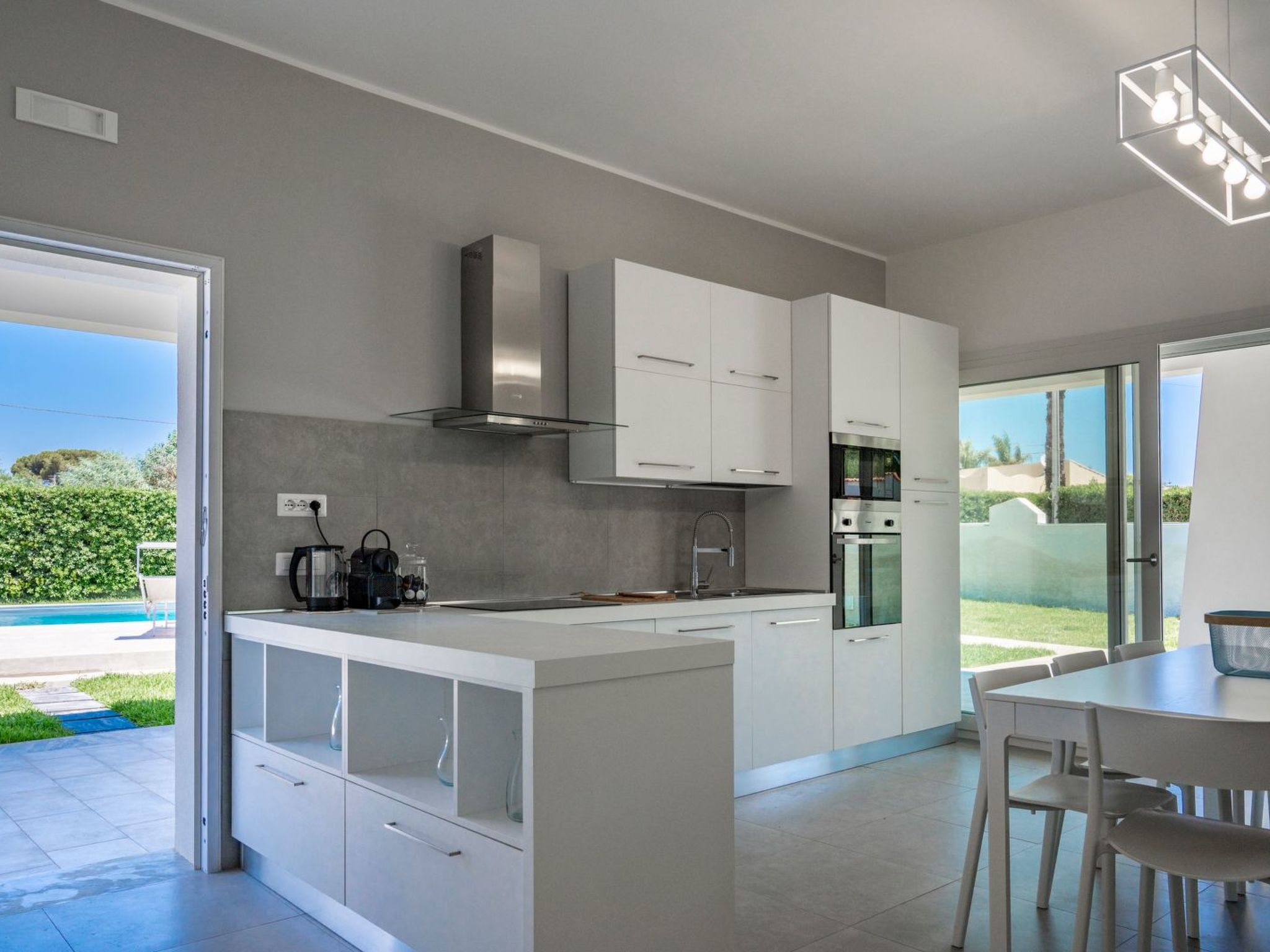 Für 10 Personen an der Küste Siziliens-Binnen