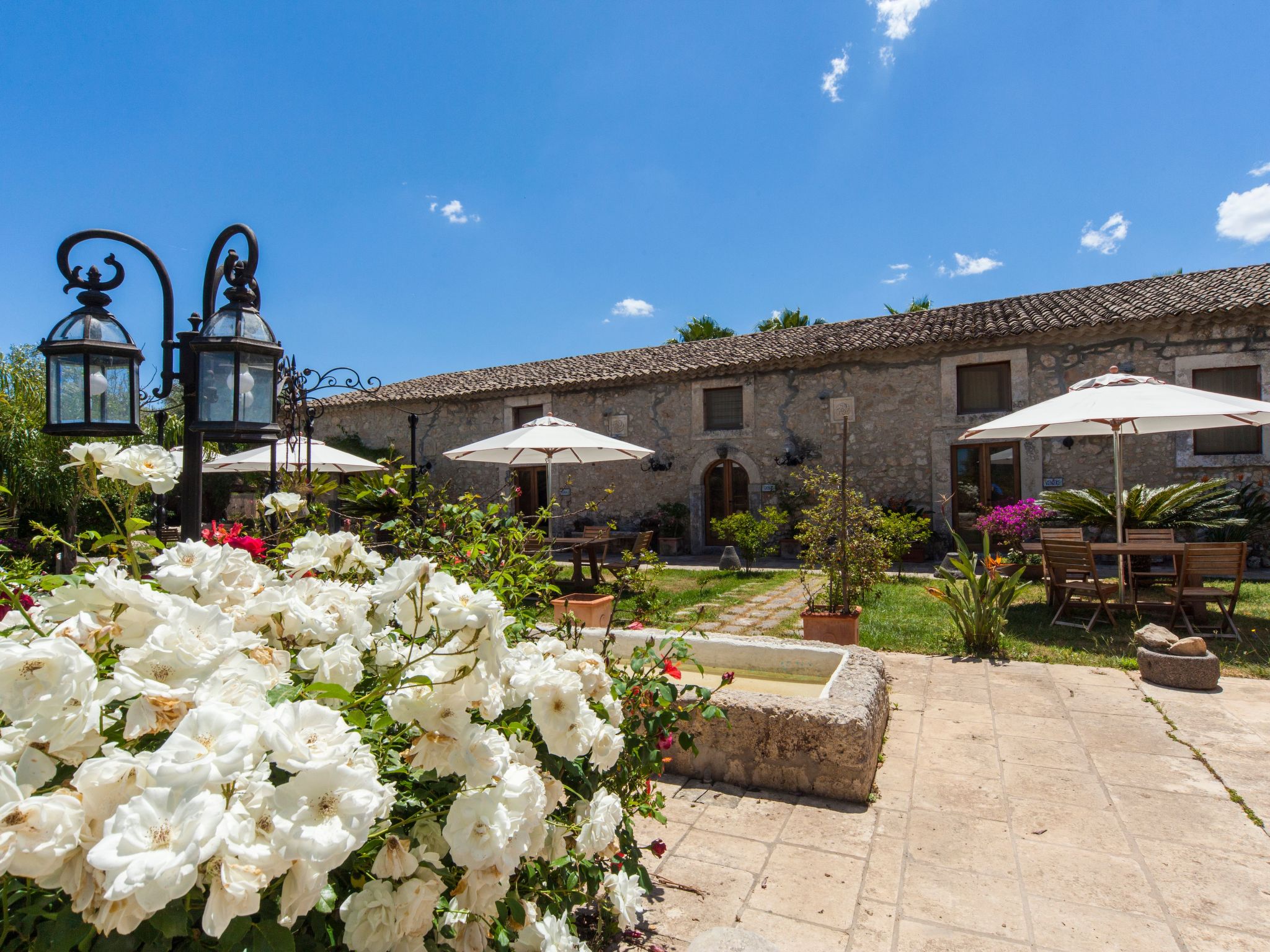 Villa dei Papiri - Mini-Doppelwohnung auf zwei Ebenen mit Küche und eigenem Gar