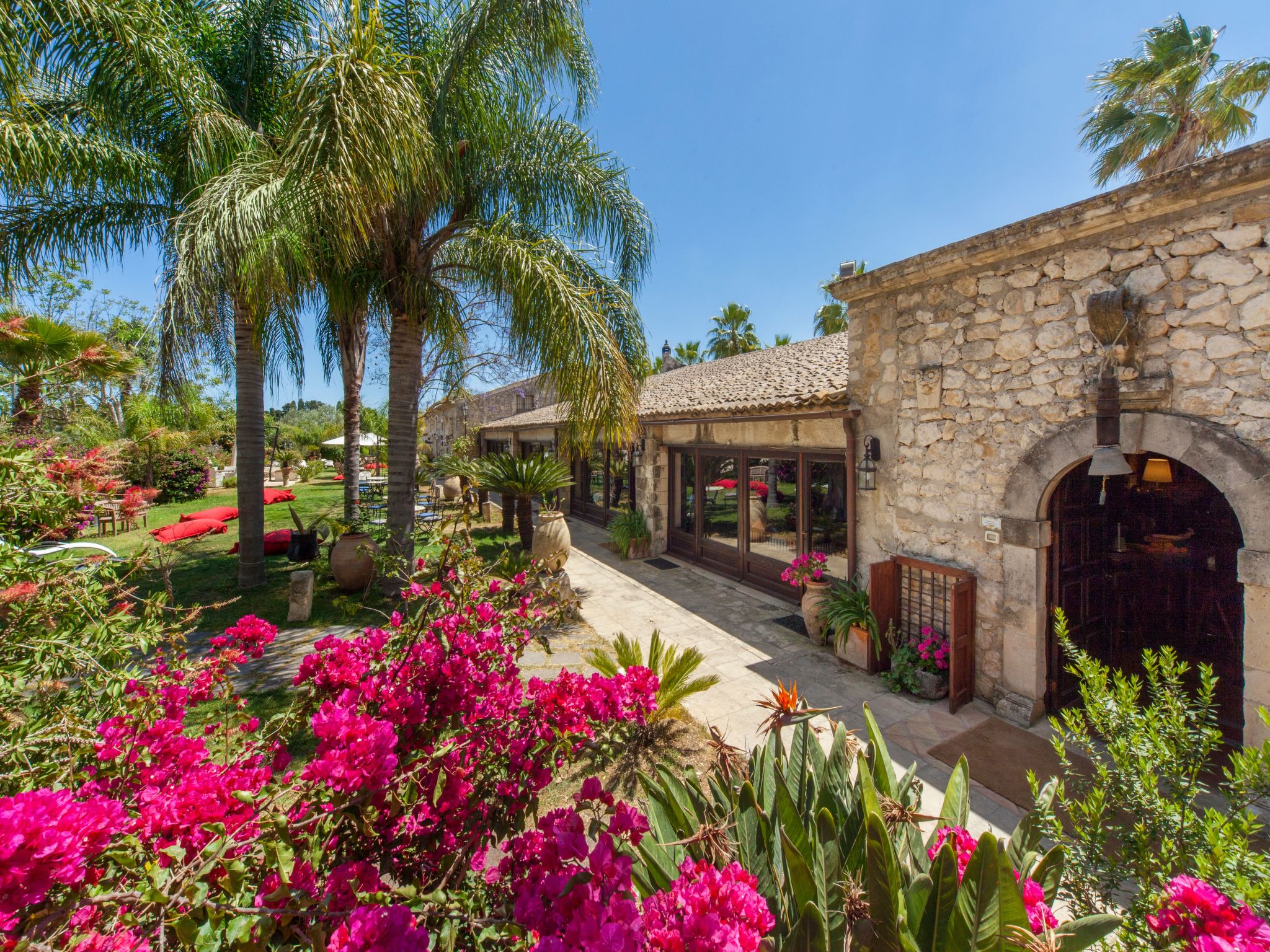 Villa dei Papiri - Mini-Doppelwohnung auf zwei Ebenen mit Küche und eigenem Gar-Image-tags.info