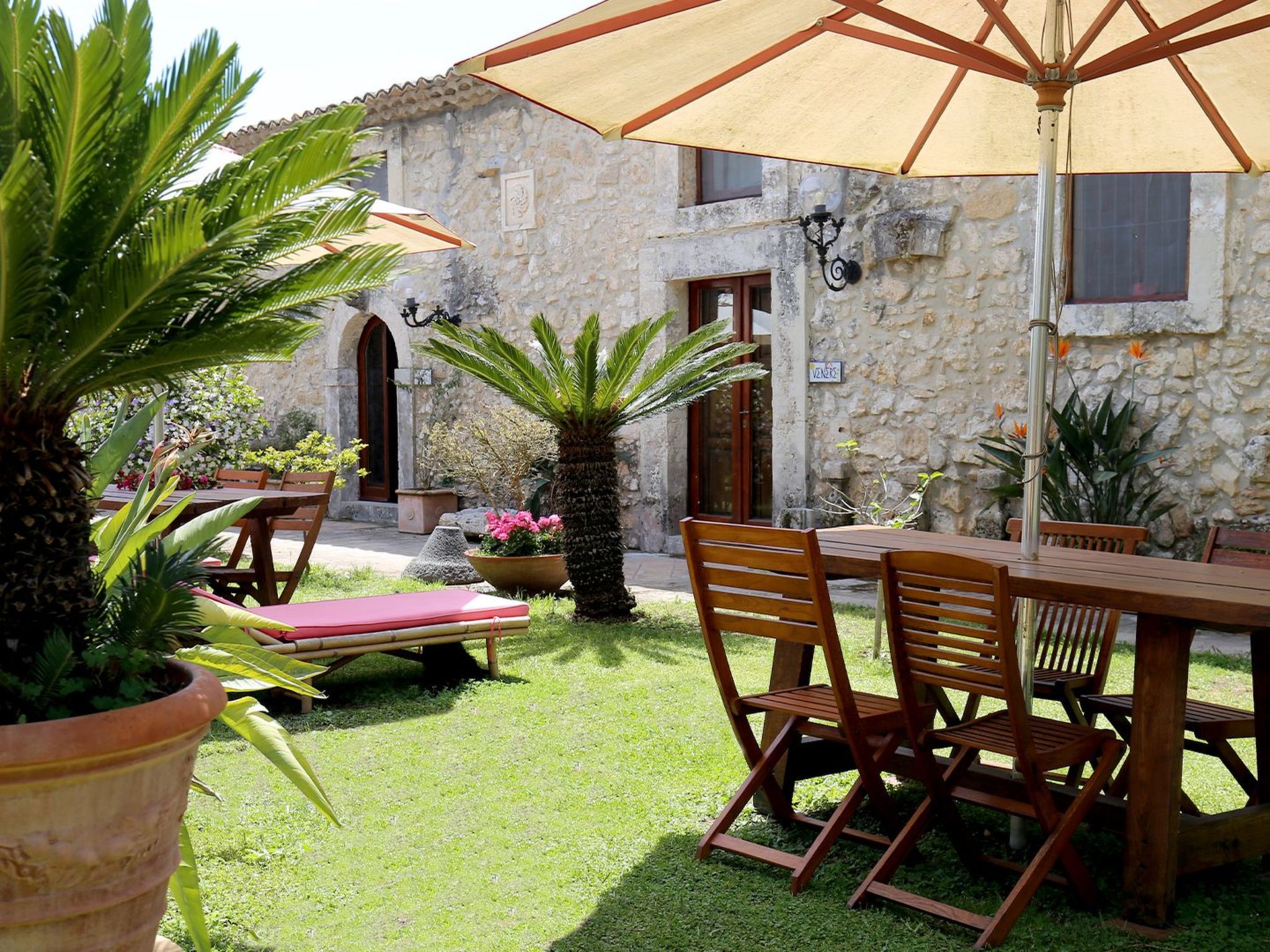 Villa dei Papiri - Mini-Doppelwohnung auf zwei Ebenen mit Küche und eigenem Gar-Image-tags.info