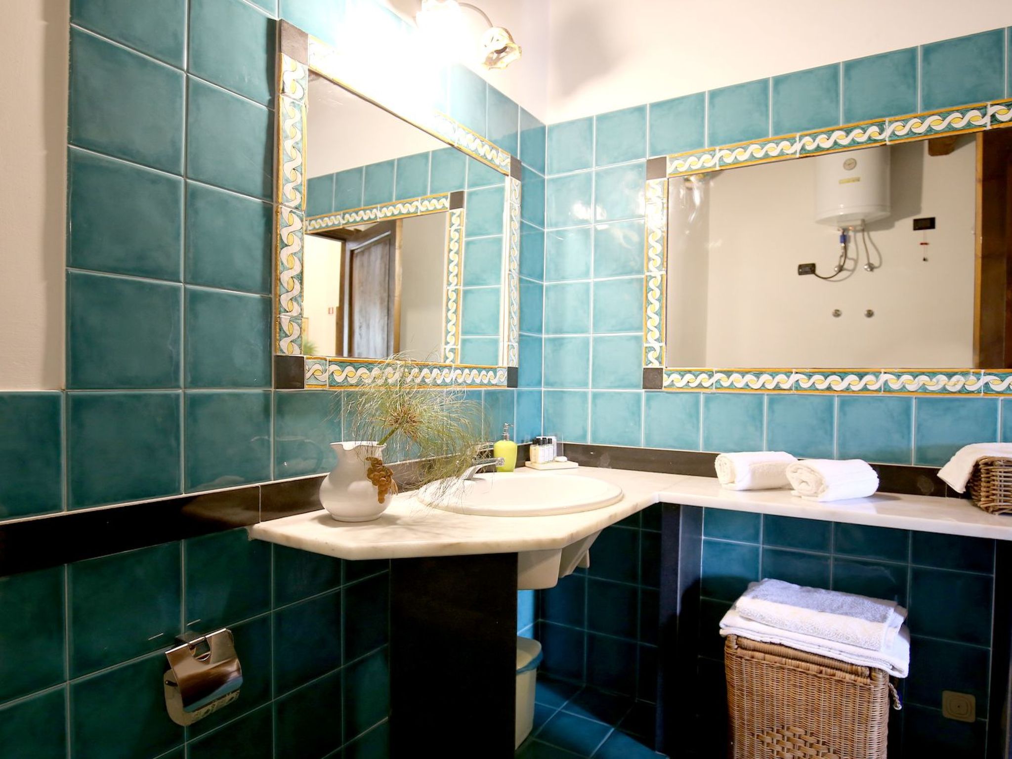 Villa dei Papiri - Mini-Doppelwohnung auf zwei Ebenen mit Küche und eigenem Gar-Image-tags.info