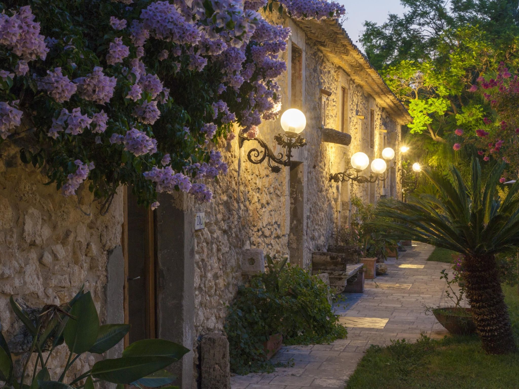 Villa dei Papiri - Mini-Doppelwohnung auf zwei Ebenen mit Küche und eigenem Gar-Image-tags.info