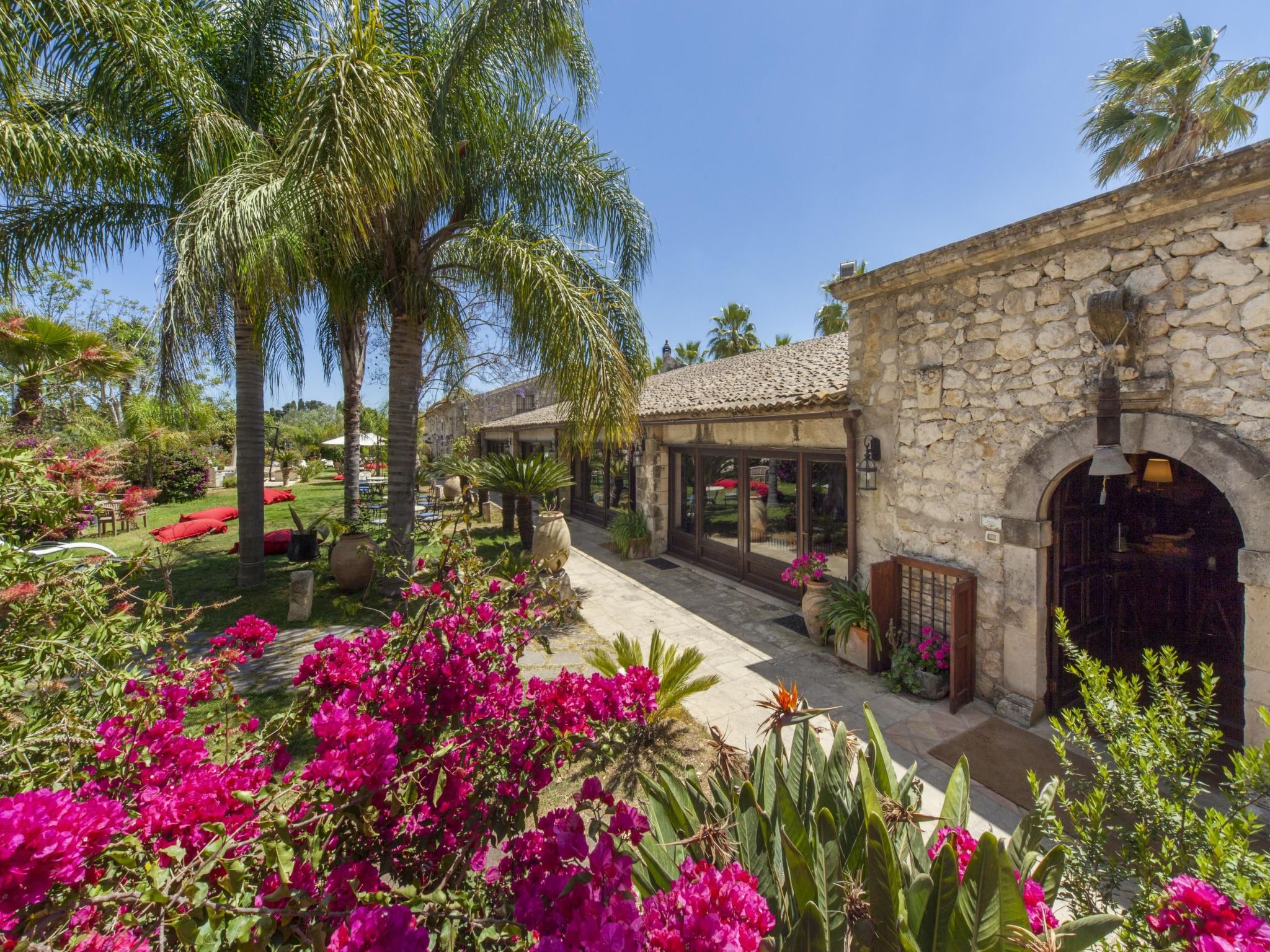 Villa dei Papiri - Mini-Doppelwohnung auf zwei Ebenen mit Küche und eigenem Gar-Image-tags.info