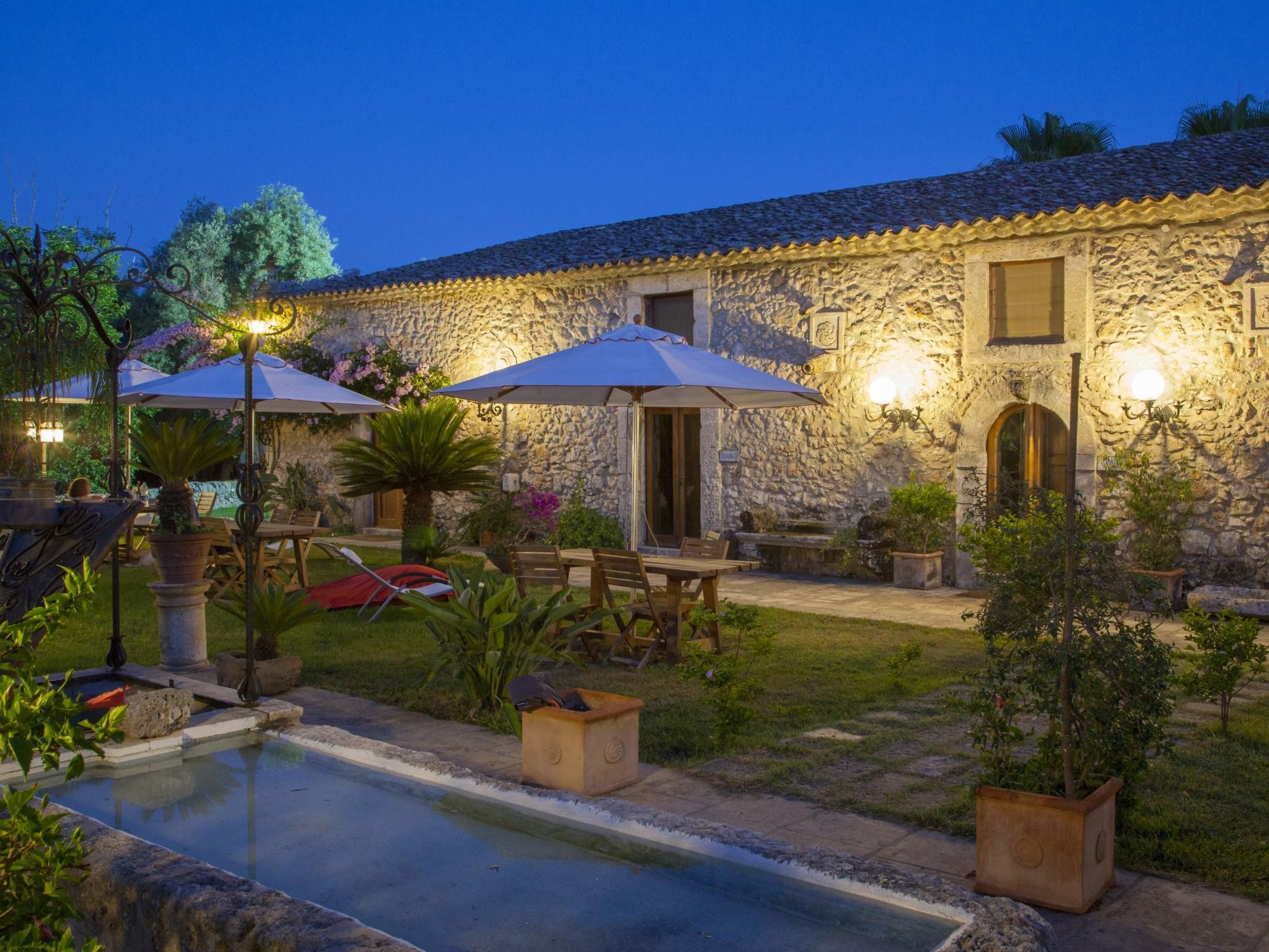 Villa dei Papiri - Mini-Doppelwohnung auf zwei Ebenen mit Küche und eigenem Gar-Image-tags.info