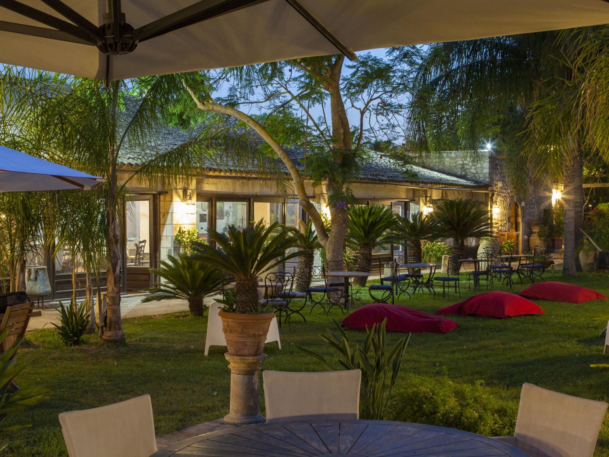 Villa dei Papiri - Mini-Doppelwohnung auf zwei Ebenen mit Küche und eigenem Gar-Image-tags.info