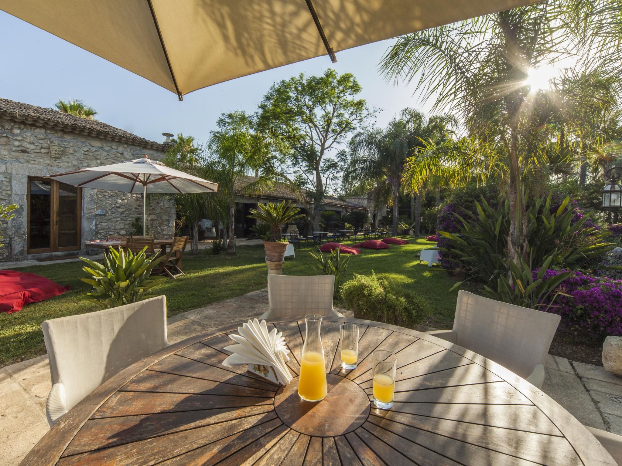 Villa dei Papiri - Mini-Doppelwohnung auf zwei Ebenen mit Küche und eigenem Gar-Image-tags.info