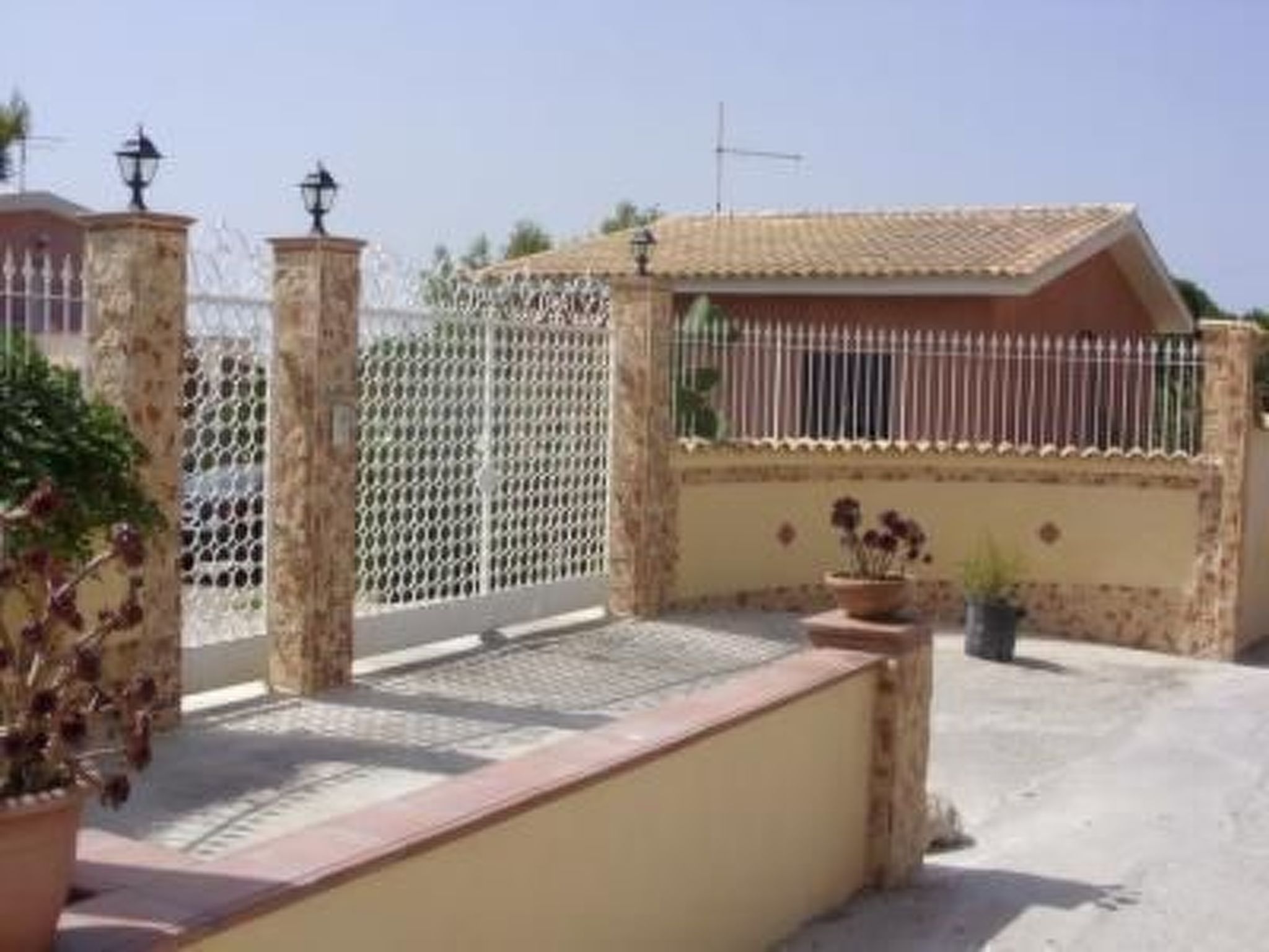 SYRAKUS IN WOHNSITZ MIT POOL PLEMMIRIO-Image-tags.info