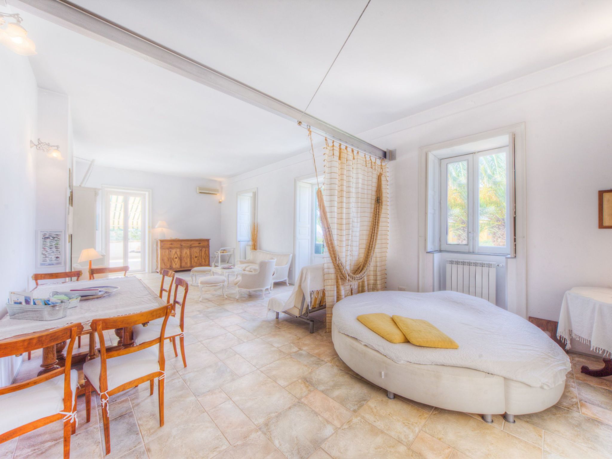 Für 4 Personen und 1 Kind in Syrakus, Sizilien (Ostküste von Sizilien)-Image-tags.info