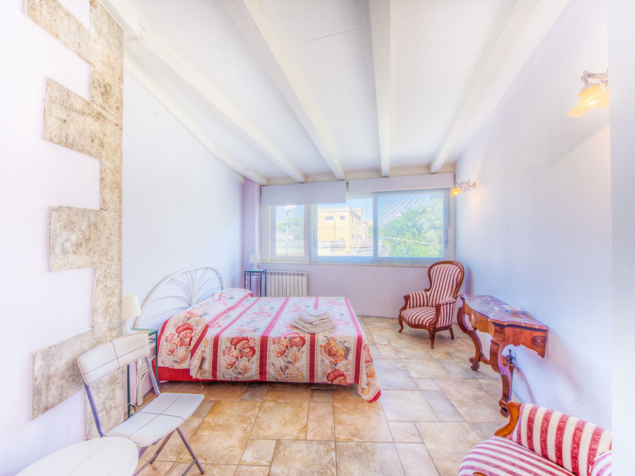 Für 4 Personen und 1 Kind in Syrakus, Sizilien (Ostküste von Sizilien)-Image-tags.info