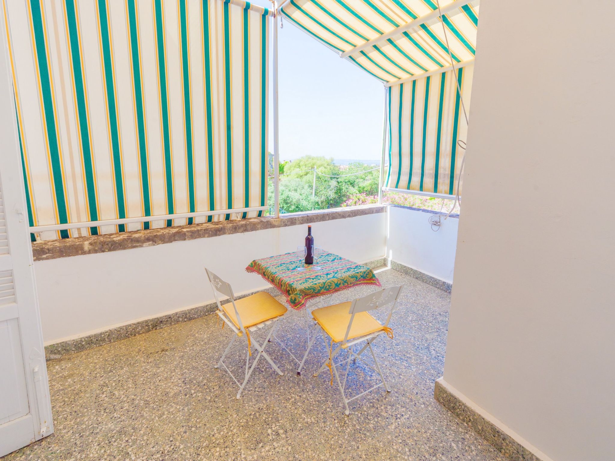 Für 4 Personen und 1 Kind in Syrakus, Sizilien (Ostküste von Sizilien)-Image-tags.info