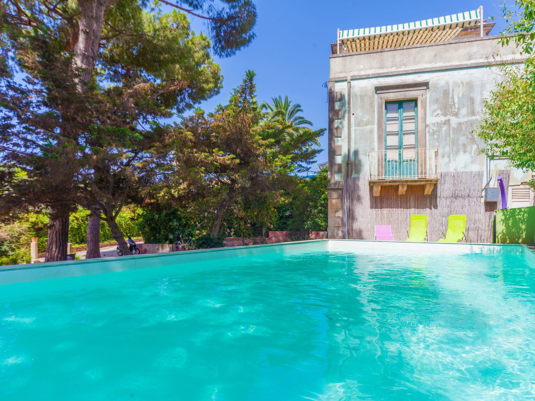 Für 4 Personen und 1 Kind in Syrakus, Sizilien (Ostküste von Sizilien)-Image-tags.info