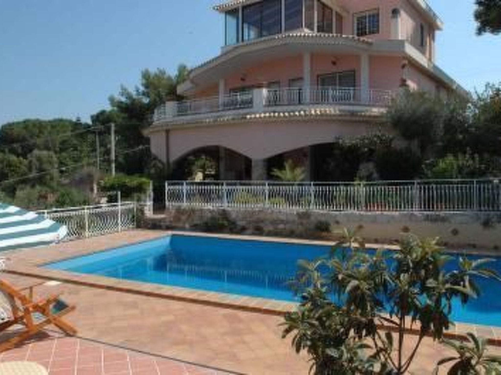 SUPERIOR-WOHNUNG MIT POOL IN SYRAKUS - Draußen