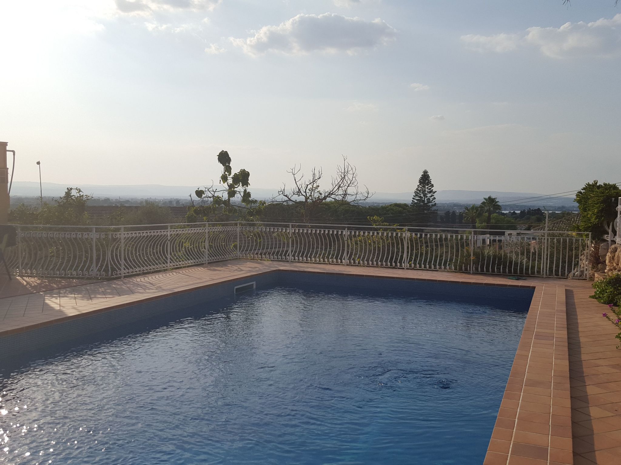 PLEMMIRIO IN WOHNHEIM MIT POOL SYRACUSE - Draußen