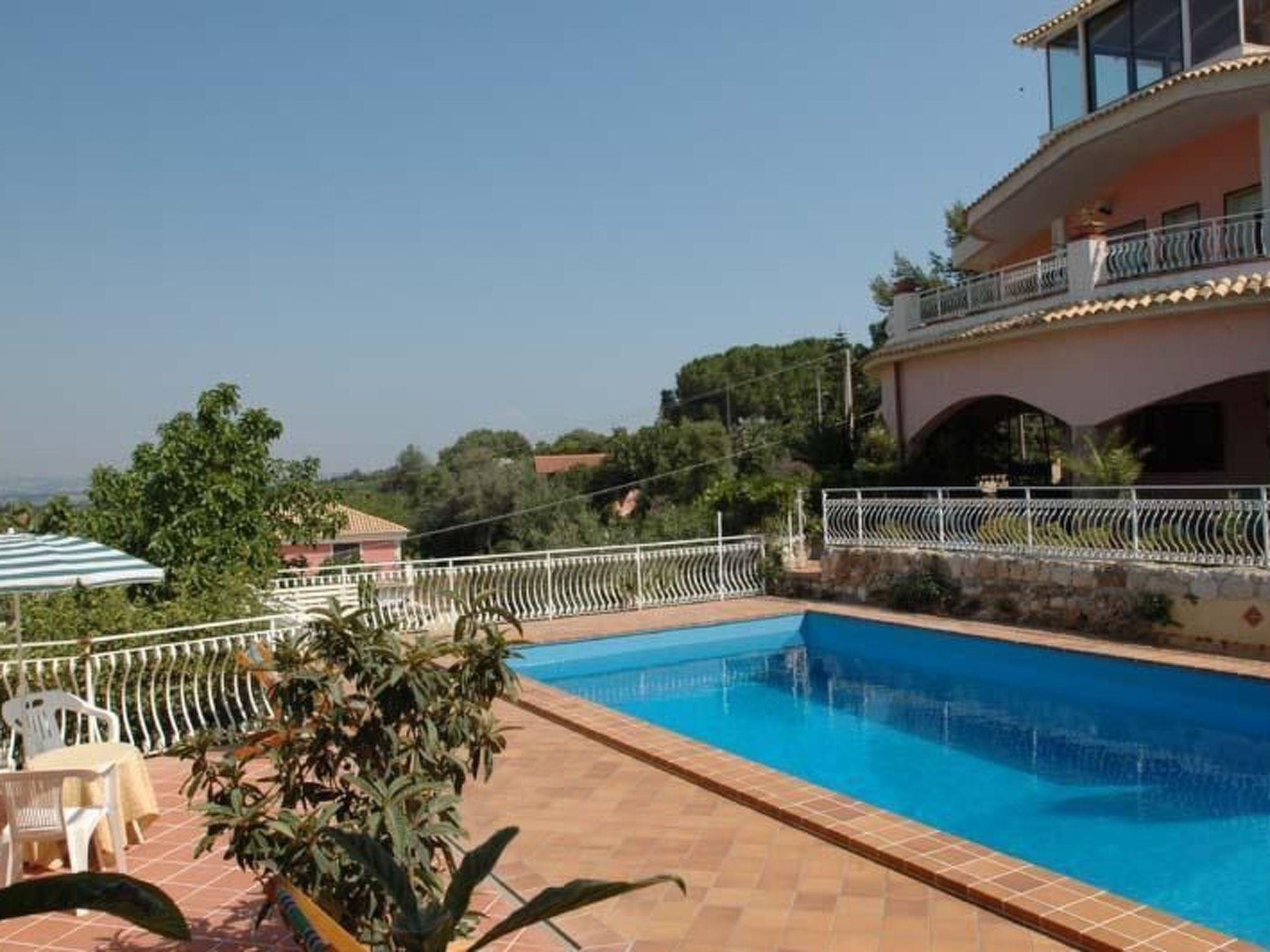 PLEMMIRIO IN WOHNHEIM MIT POOL SYRACUSE - Draußen