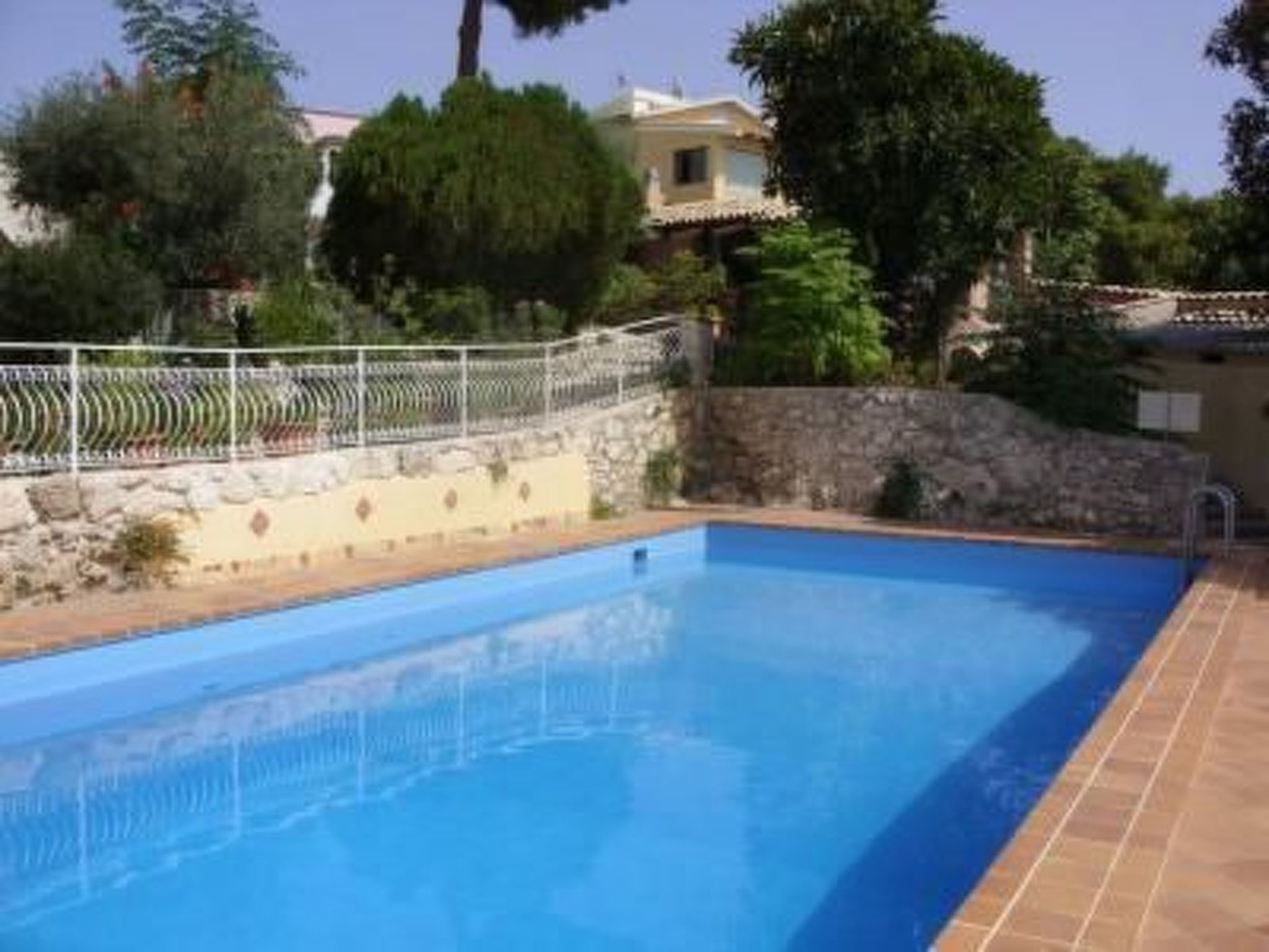 PLEMMIRIO IN WOHNHEIM MIT POOL SYRACUSE - Draußen