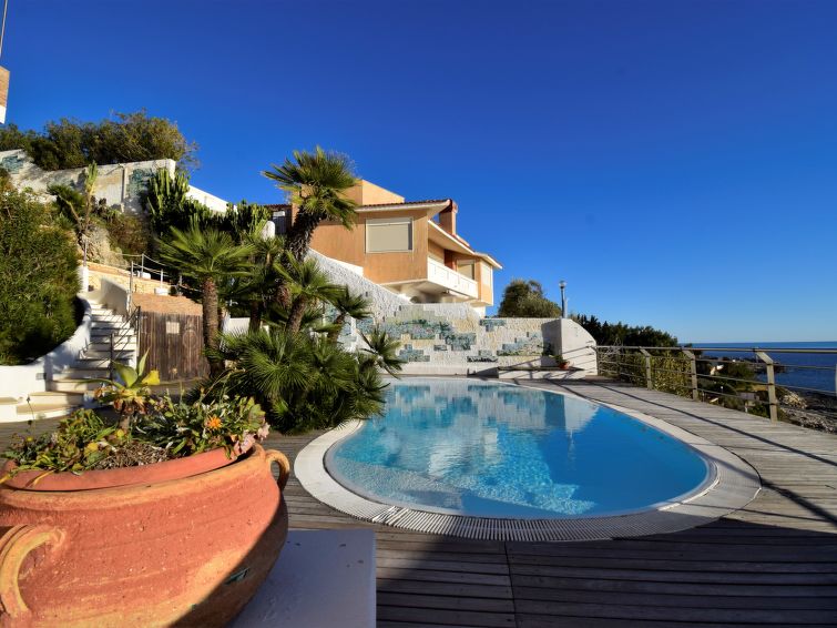 Search and Stay destination Plemmirio, Sicilia - Italy from AU$ 337. La Rosa