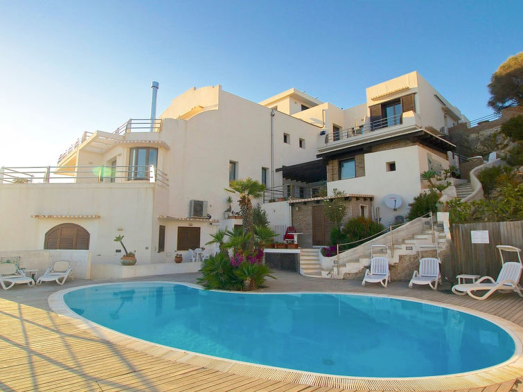 Search and Stay destination Plemmirio, Sicilia - Italy from AU$ 337. La Rosa