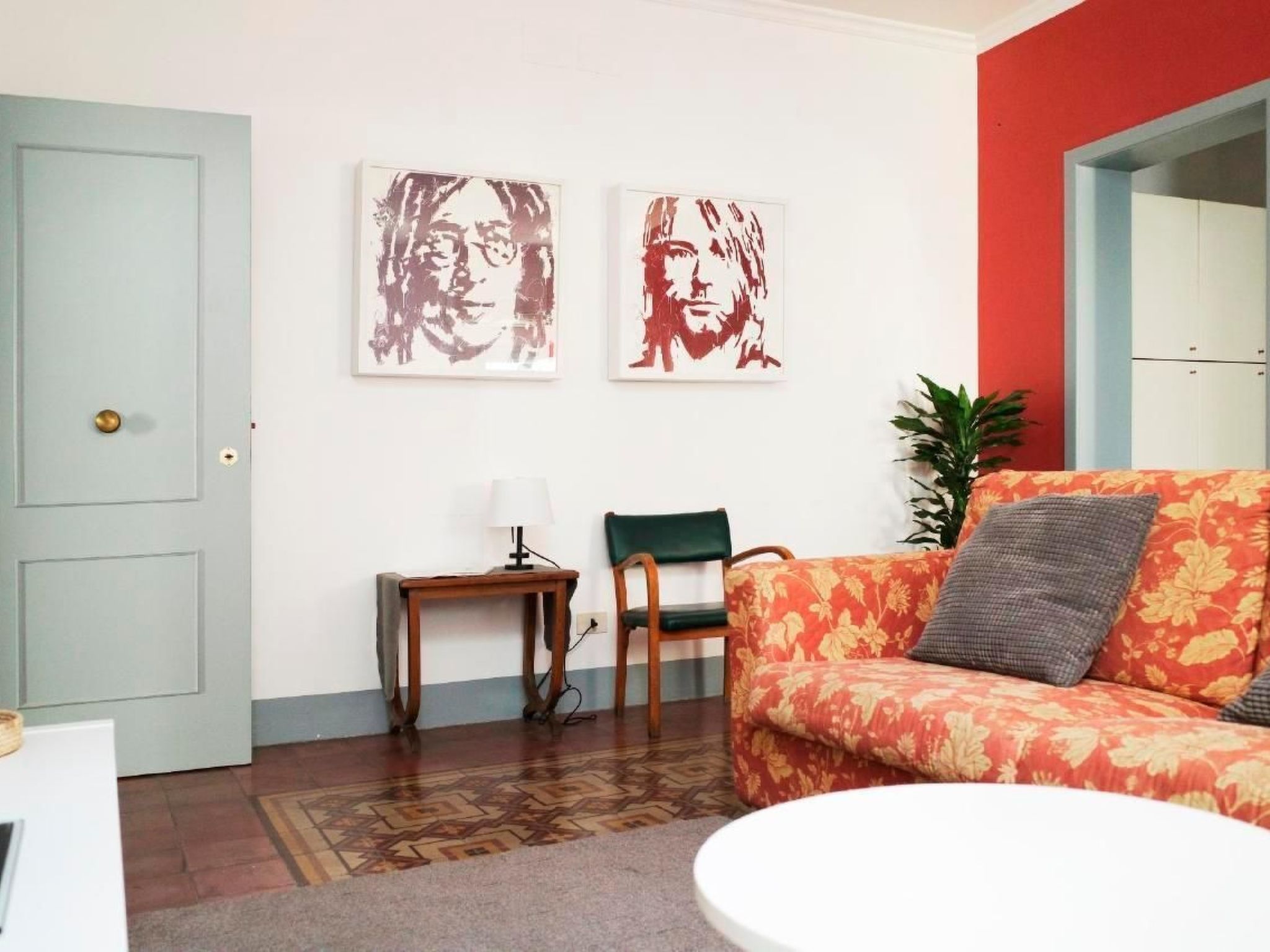 Mit privater Terrasse-Binnen