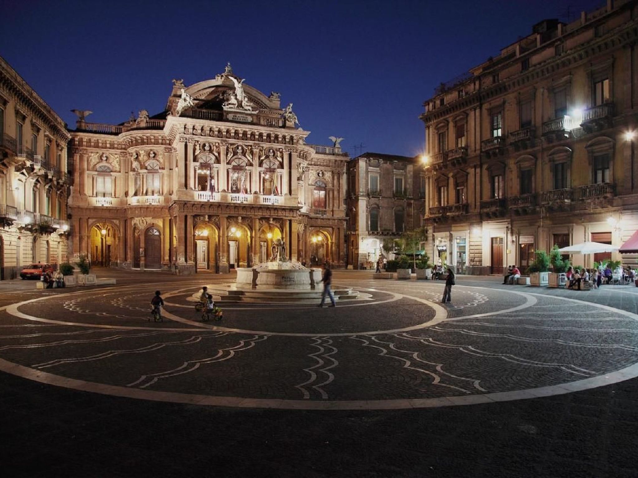 Mit privater Terrasse-Binnen