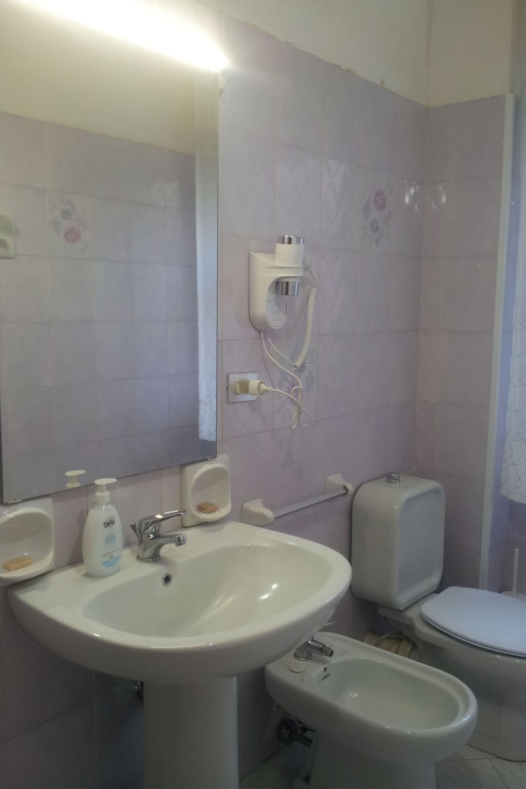 Gemütliche Wohnung in Borgo-Sanzio mit Privatparkplatz-Binnen