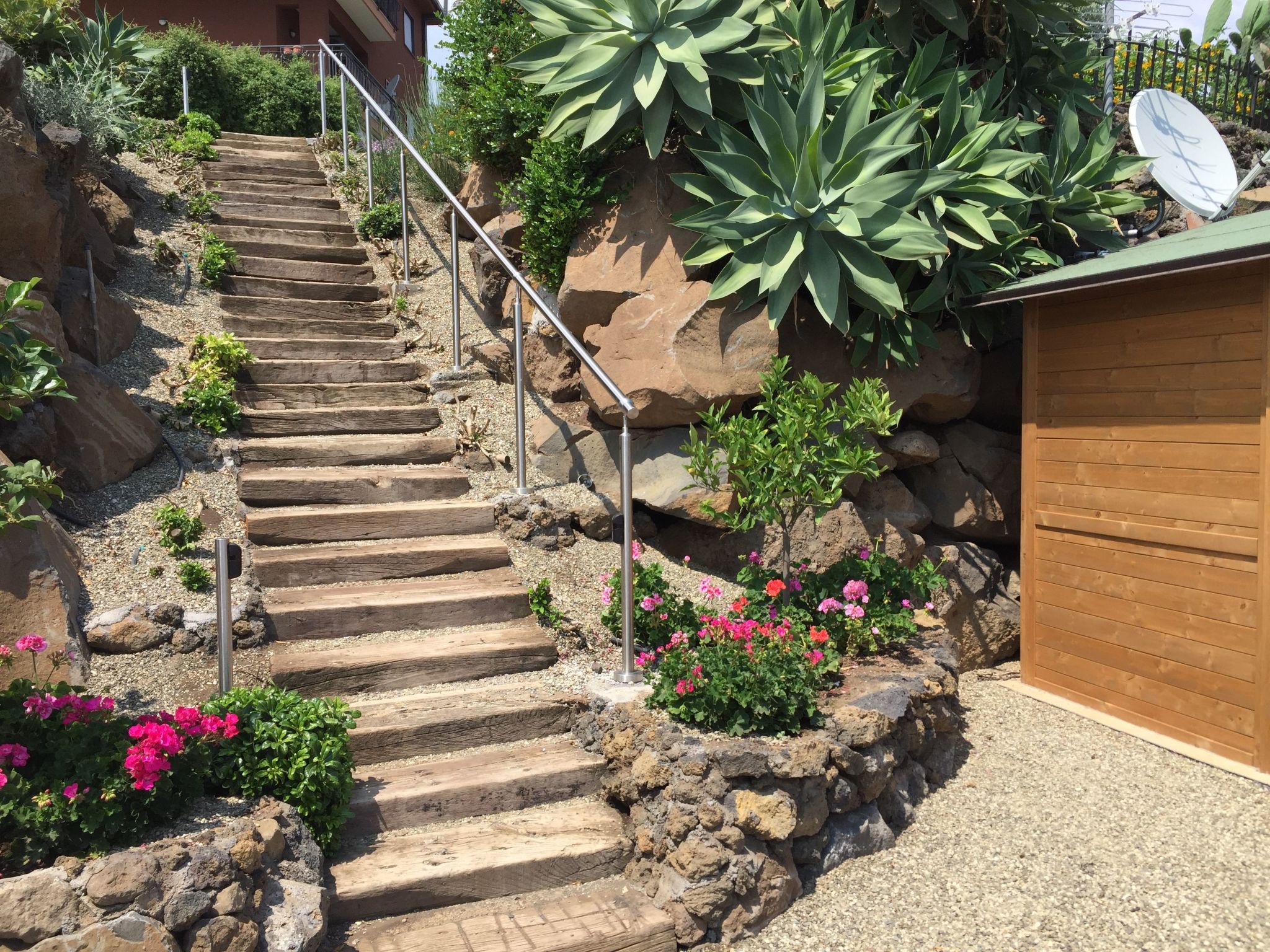 Zyklopenhaus. Erstaunliche Aussicht und privates Mini-Spa-Binnen