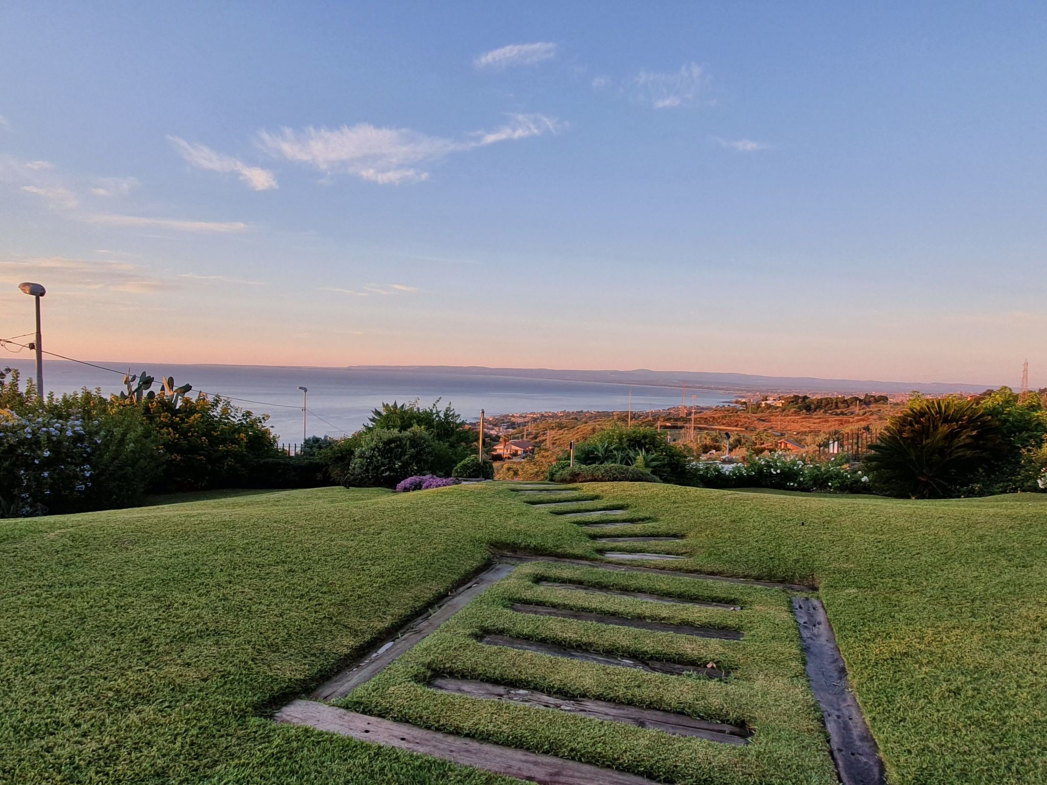 Zyklopenhaus. Erstaunliche Aussicht und privates Mini-Spa-Binnen