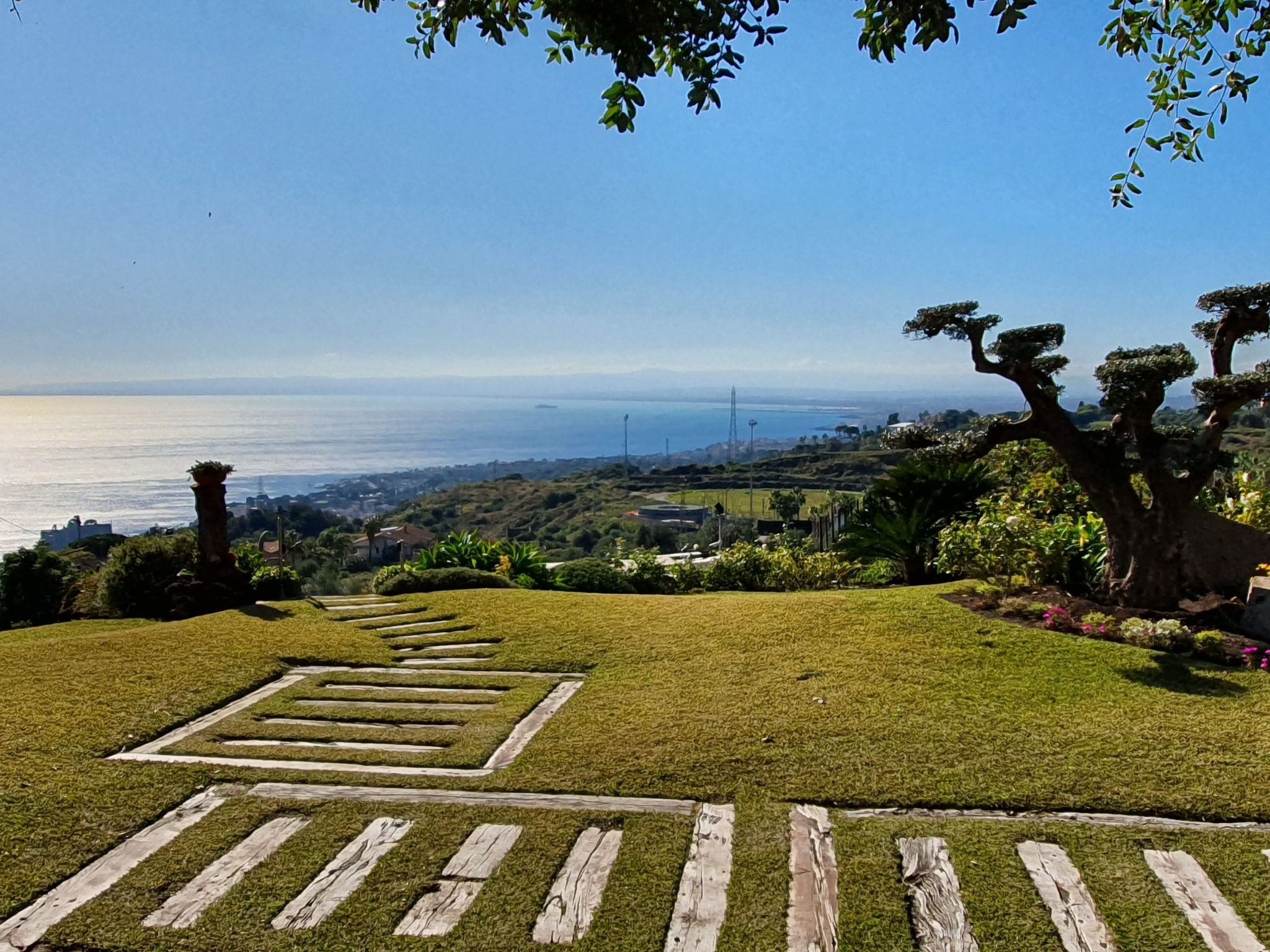 Zyklopenhaus. Erstaunliche Aussicht und privates Mini-Spa-Binnen