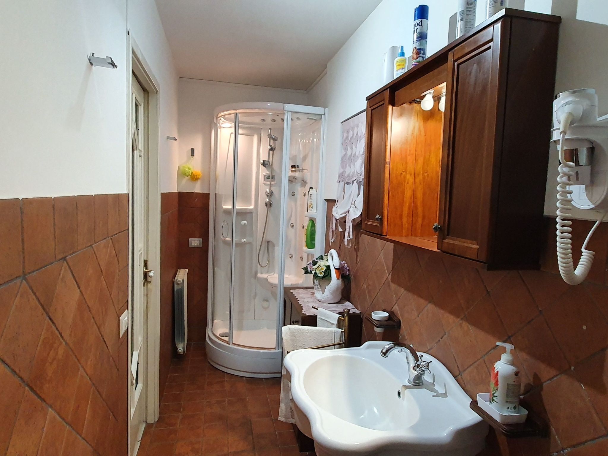 Zyklopenhaus. Erstaunliche Aussicht und privates Mini-Spa-Binnen