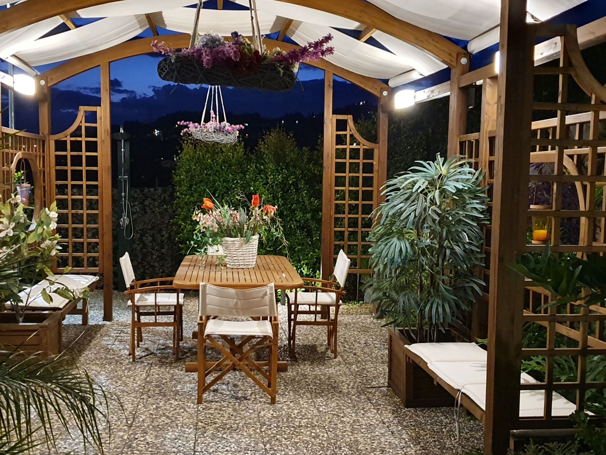 Zyklopenhaus. Erstaunliche Aussicht und privates Mini-Spa-Binnen