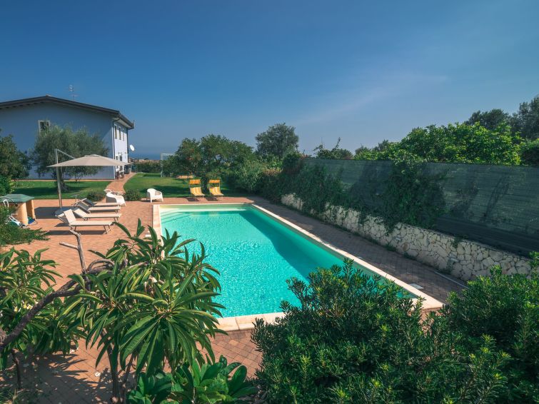 Privézwembad en ruimte in Acireale: Villa delle Pomelie in Acireale