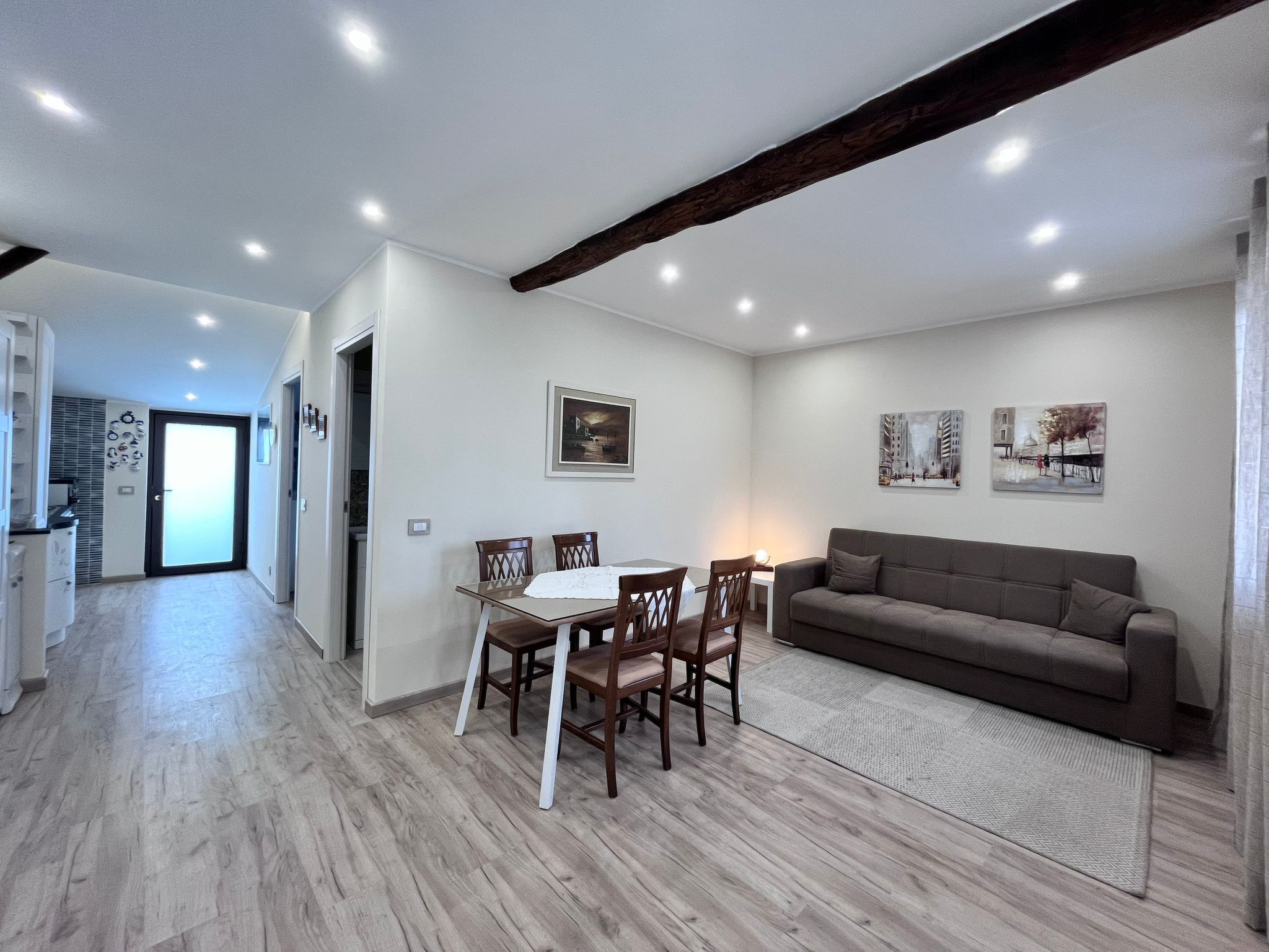 Rsm-Wohnung mit Gemeinschaftspool-Binnen