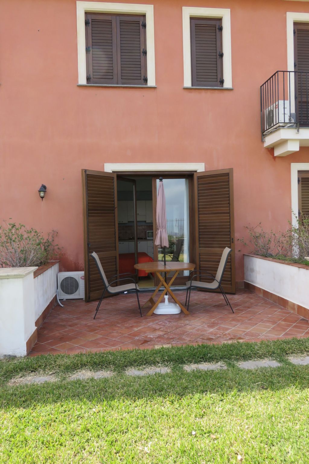 Einzimmerwohnung mit Terrasse-Inside