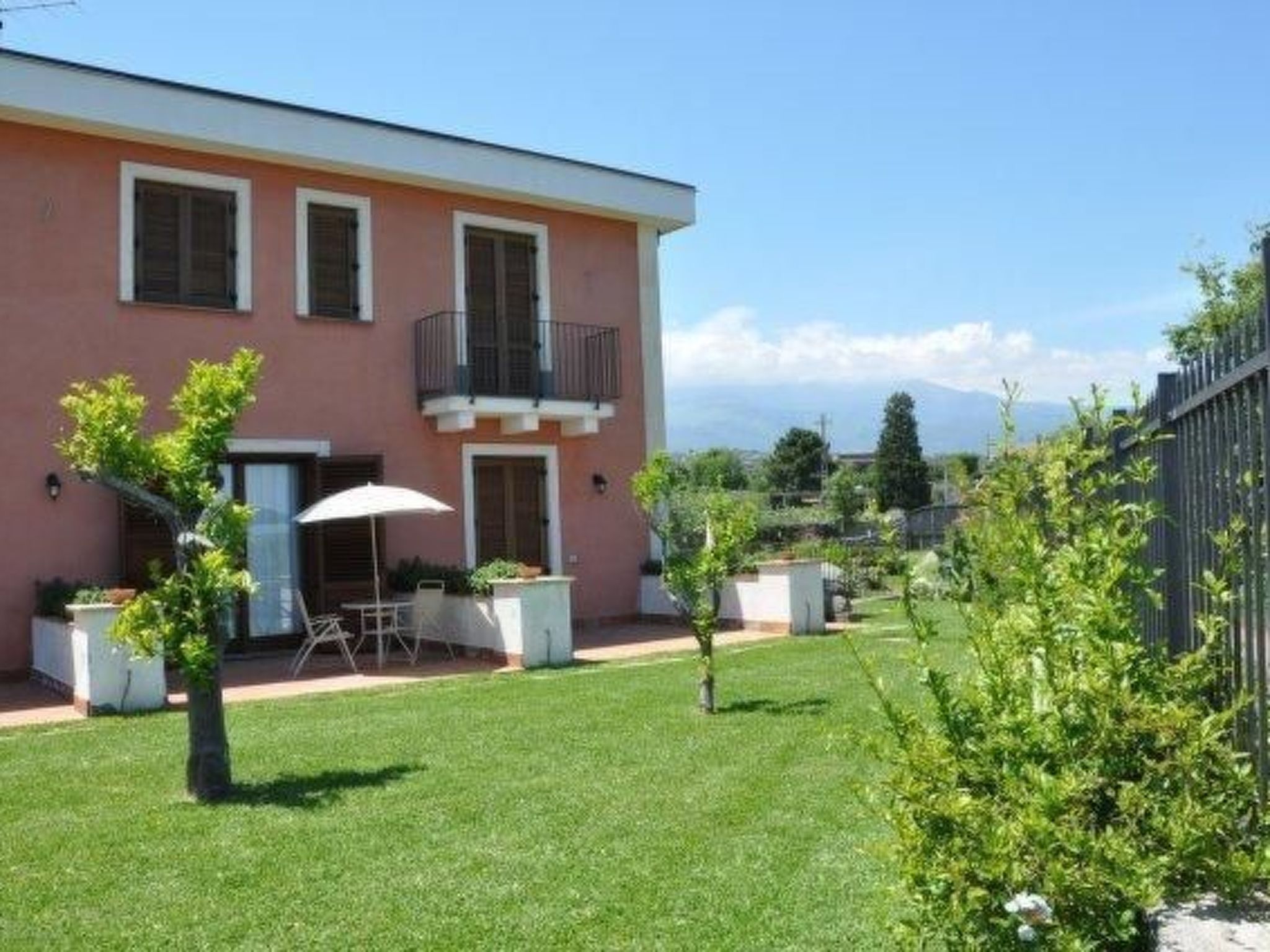 Zweizimmerwohnung 1 mit Terrasse, Gemeinschaftspool-Binnen