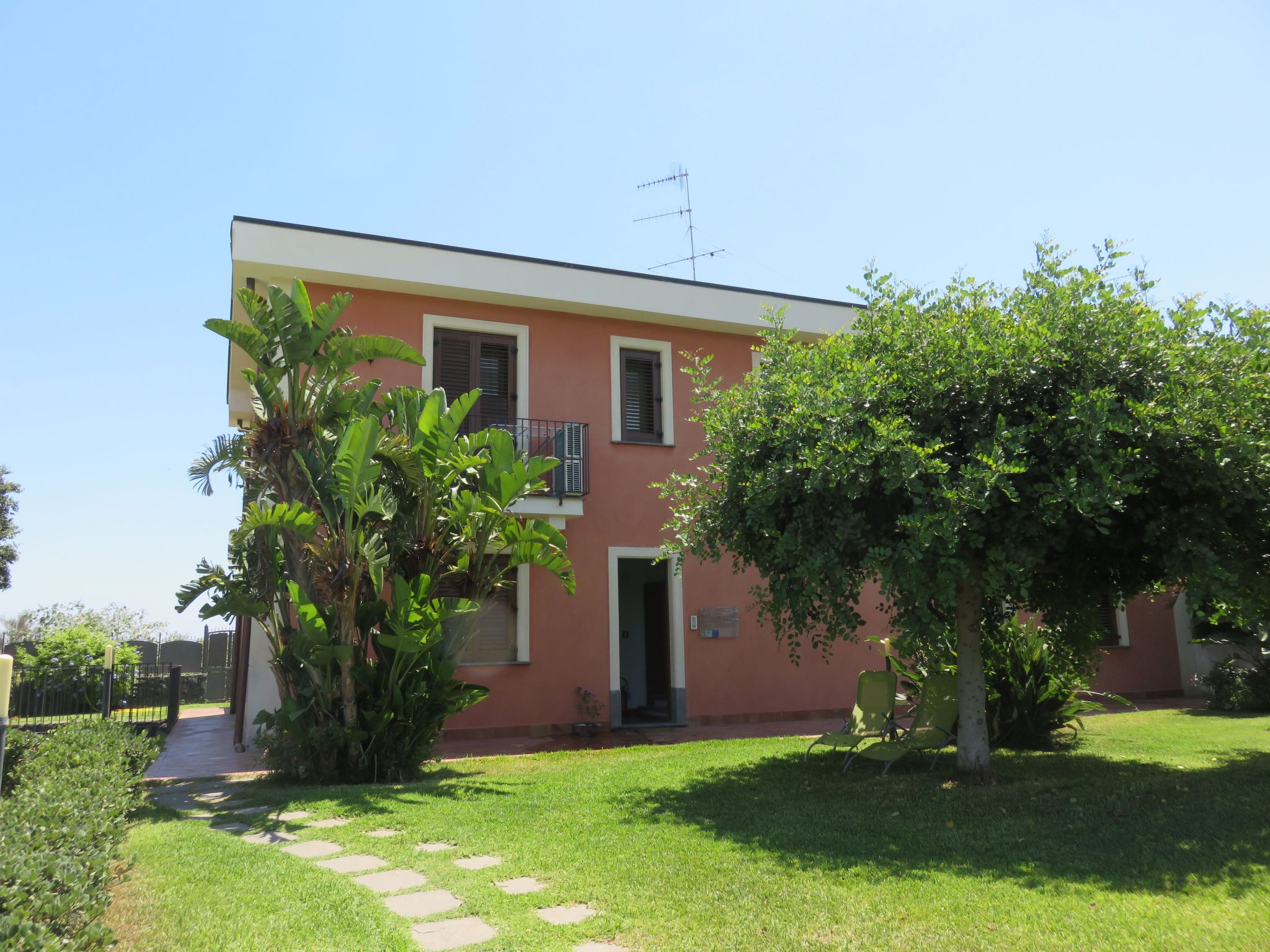 Zweizimmerwohnung 1 mit Terrasse, Gemeinschaftspool-Binnen