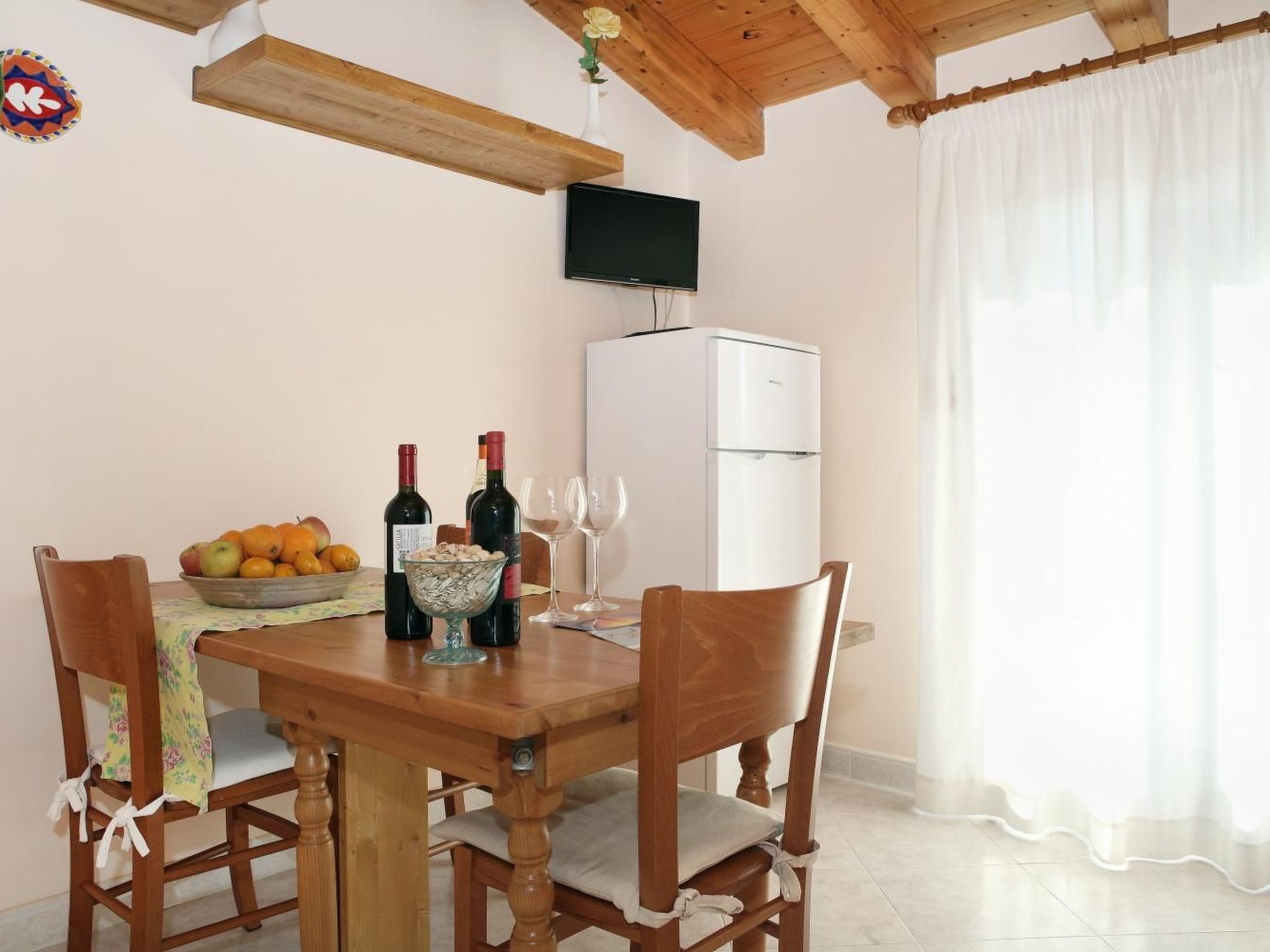 Wunderschöne Ferienwohnung in Stazzo mit Privatem Parkplatz - Drinnen