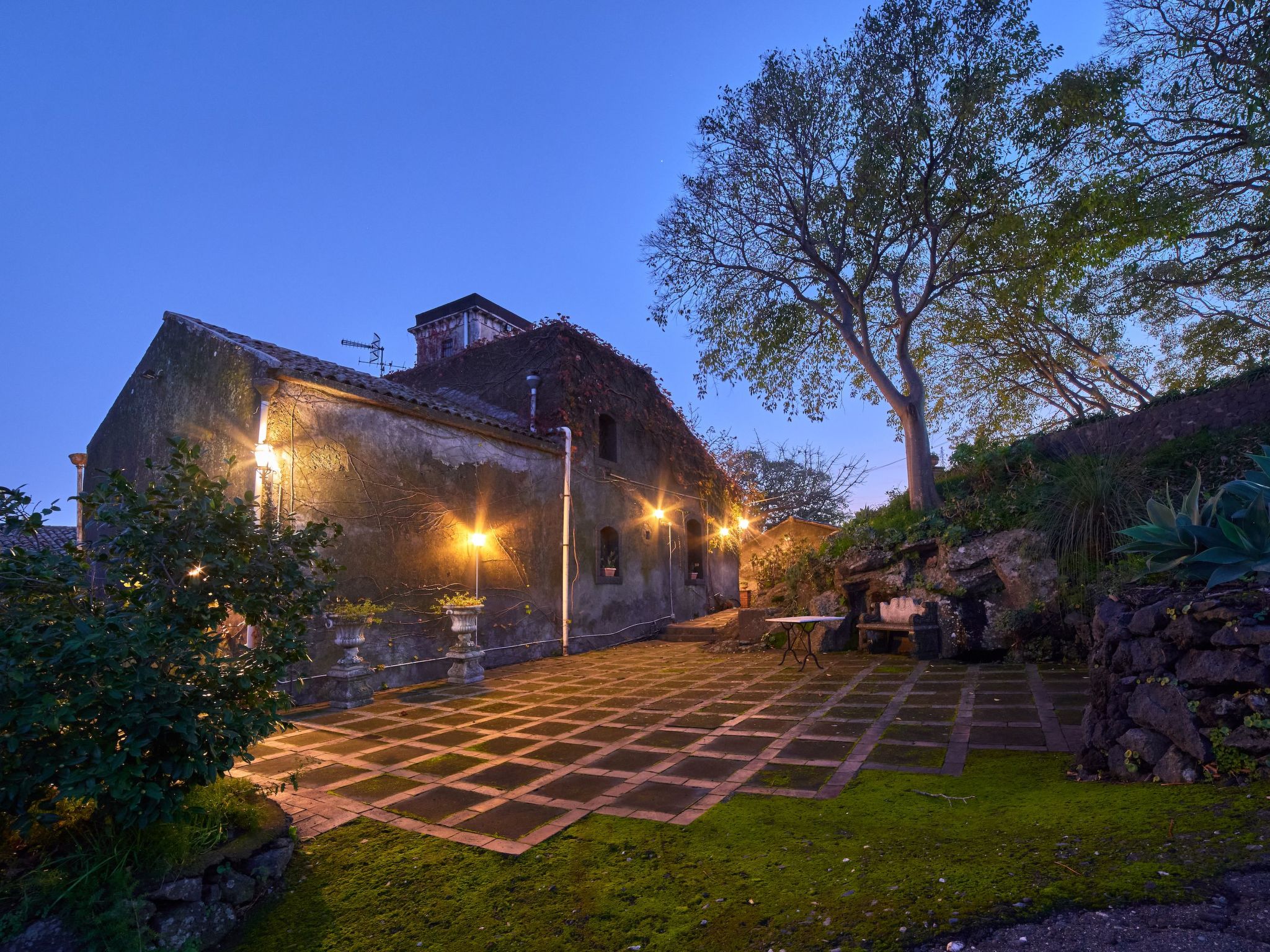 Mit Pool Infinity-Binnen