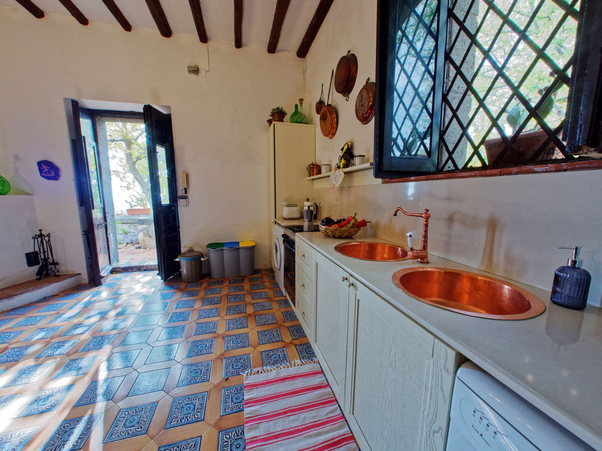 Mit Pool Infinity-Binnen