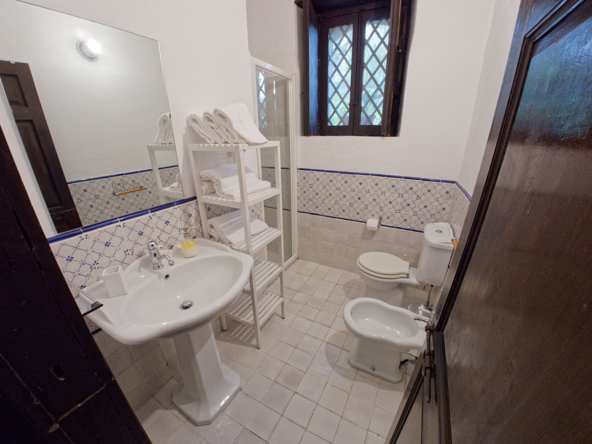 Mit Pool Infinity-Binnen