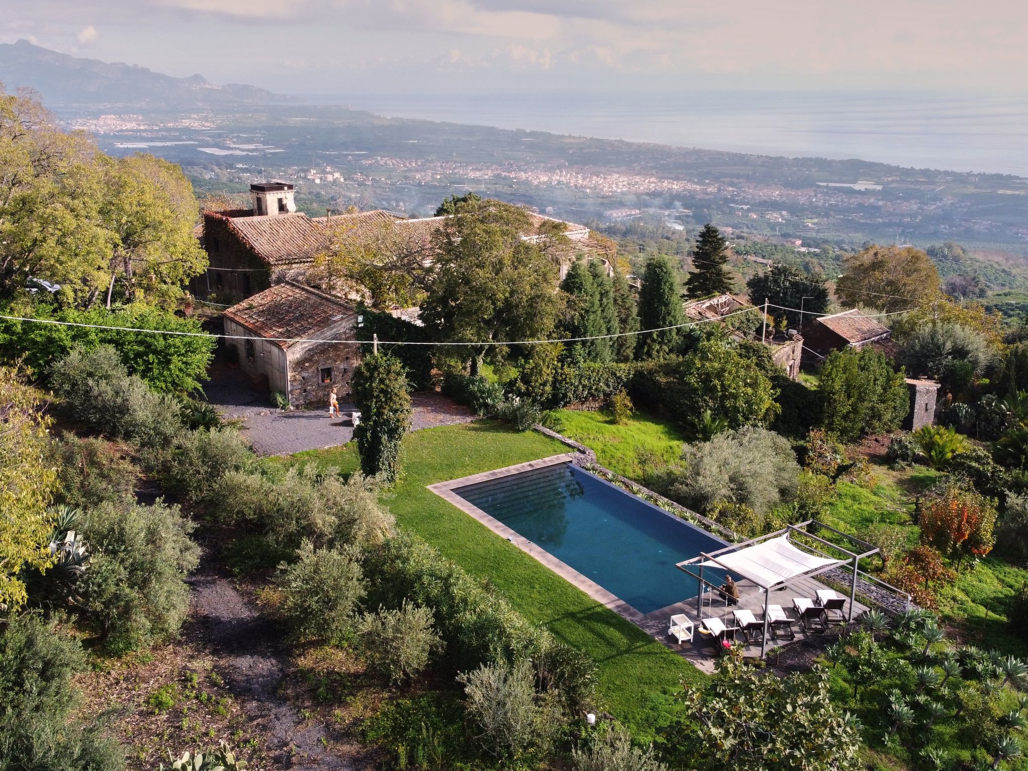 Mit Pool Infinity-Binnen