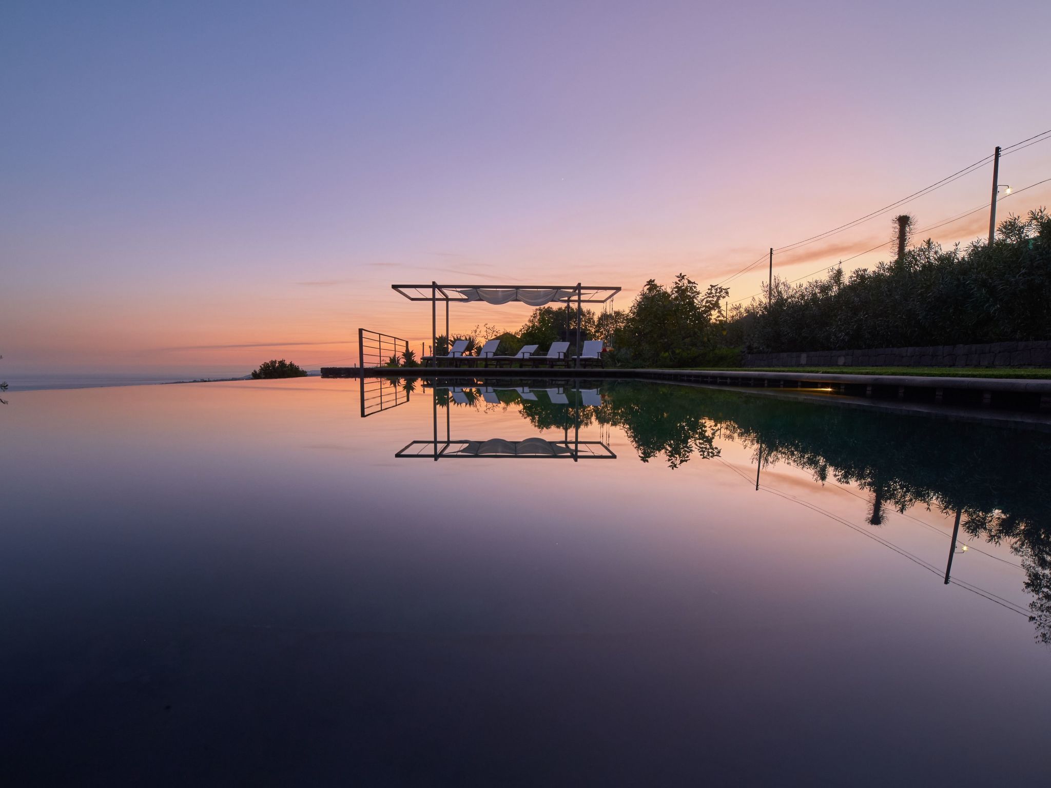 Mit Pool Infinity-Binnen