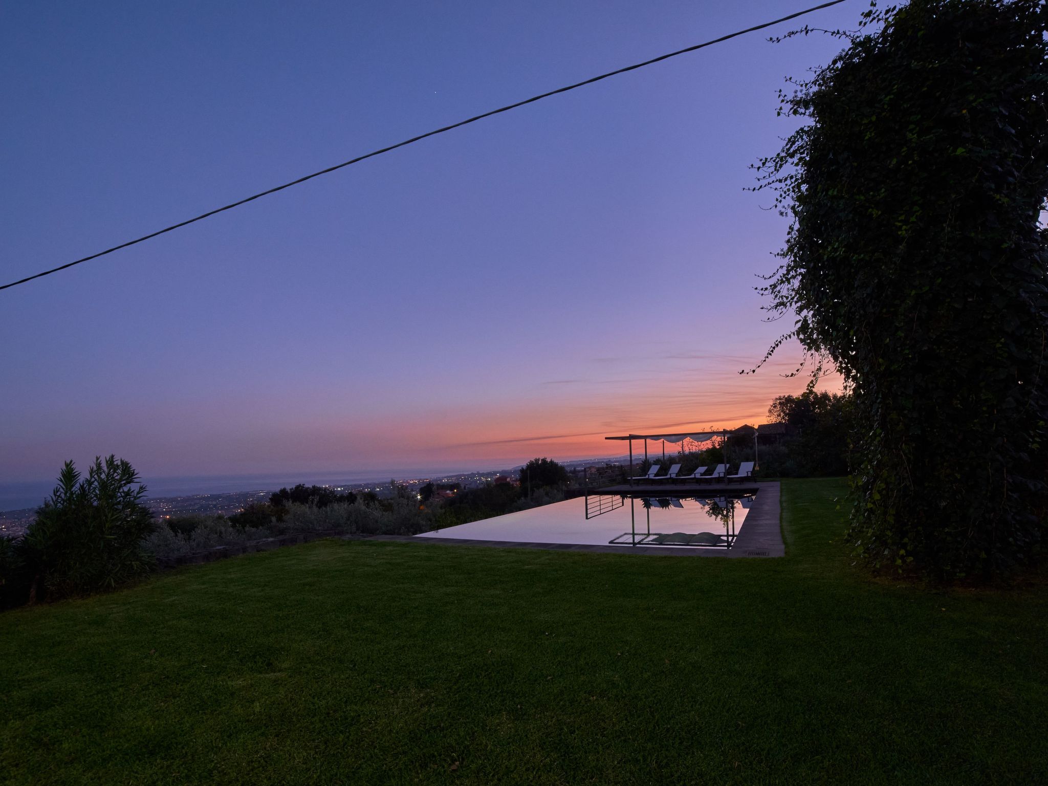 Mit Pool Infinity-Binnen