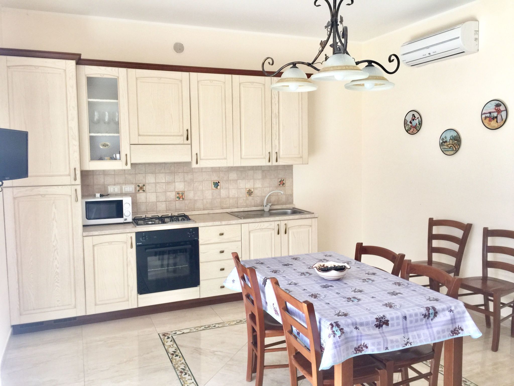 Wohnung in Trecastagni mit Terrasse-Drinnen