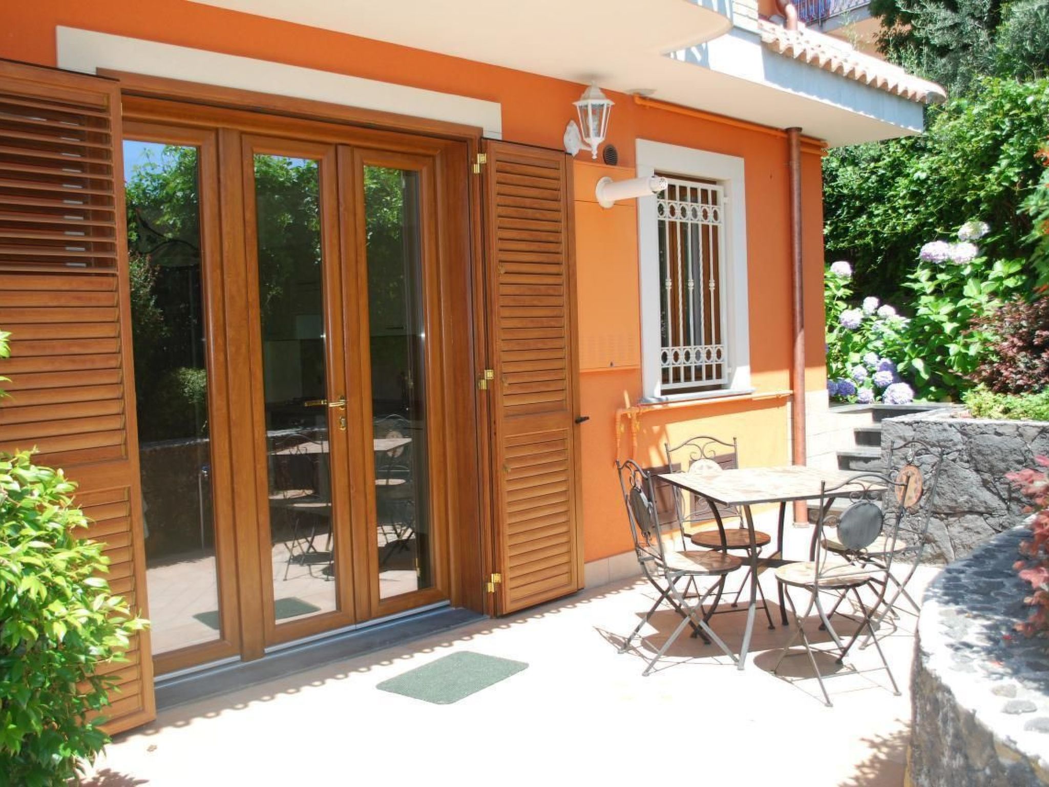 'Etna Royal View-Inside