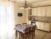 Wohnung in Trecastagni mit Terrasse