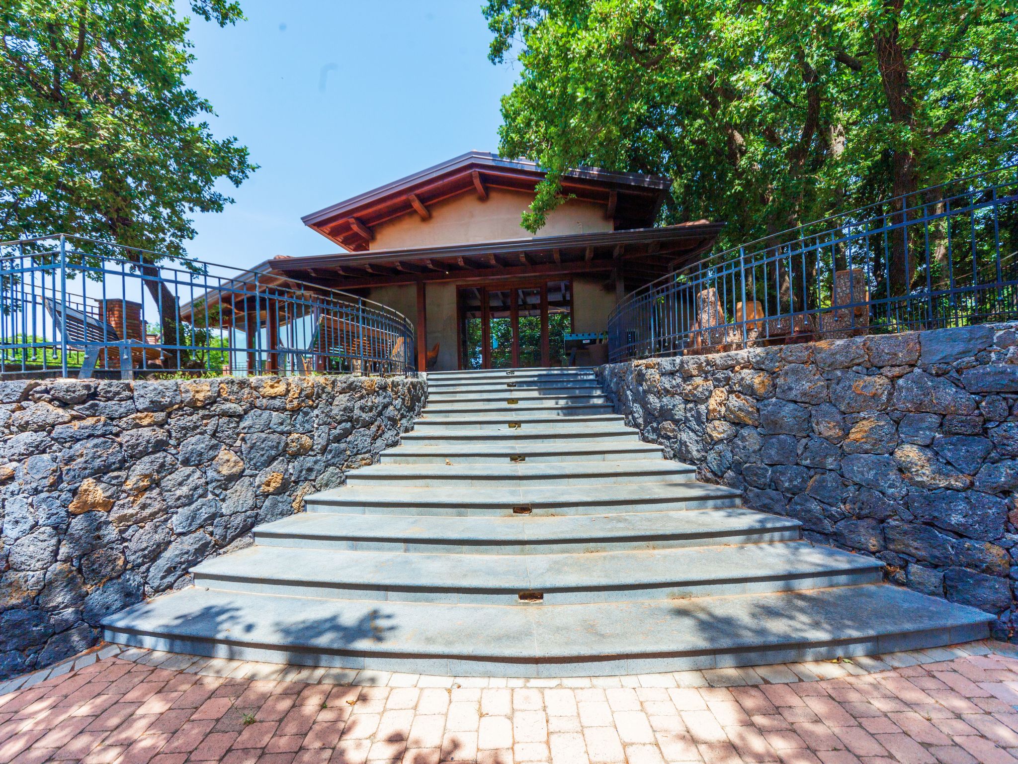 Ferienvilla mit privatem Pool-Binnen