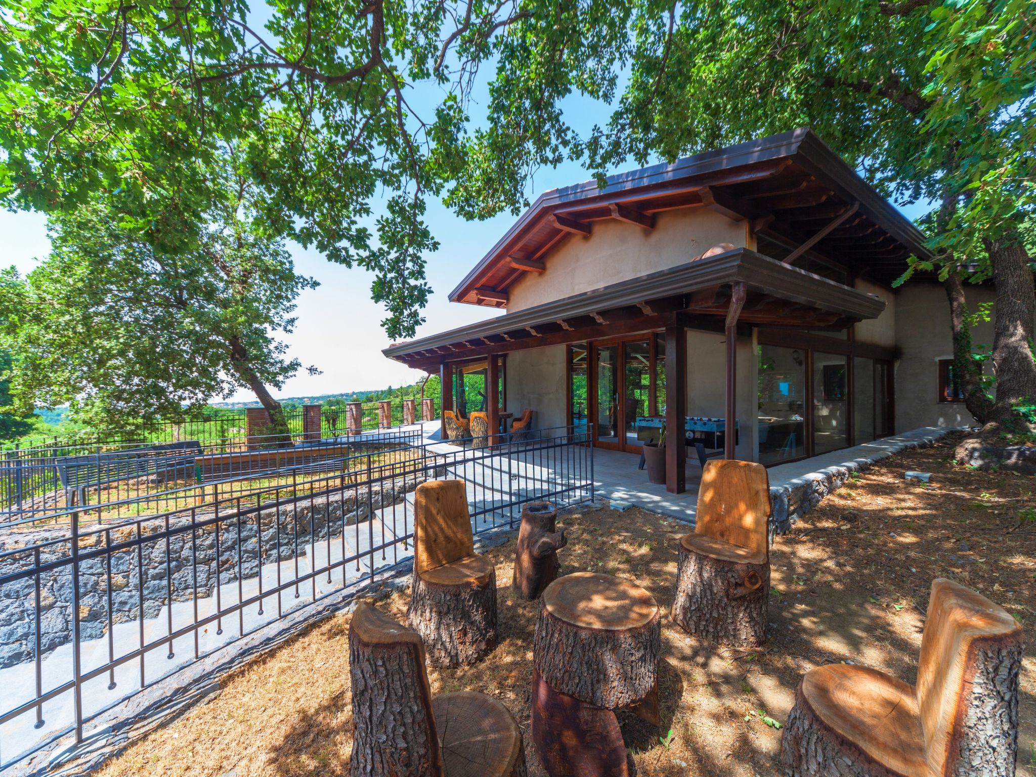 Ferienvilla mit privatem Pool-Binnen