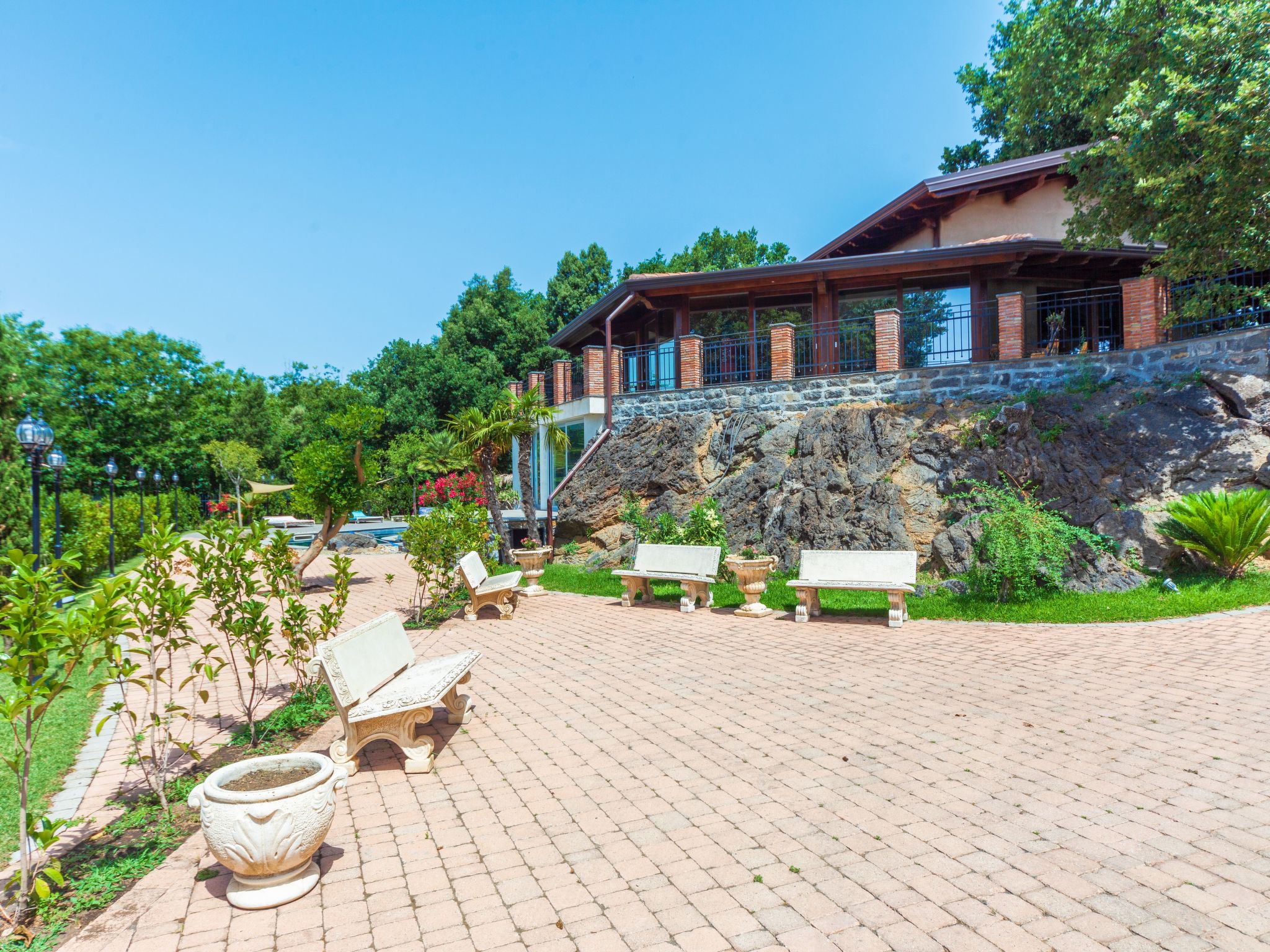 Ferienvilla mit privatem Pool-Binnen