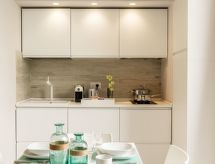 Les Suites Apartment 1: Vrijstaand appartement op 10 meter van zee in Riposto - thumbnail 6
